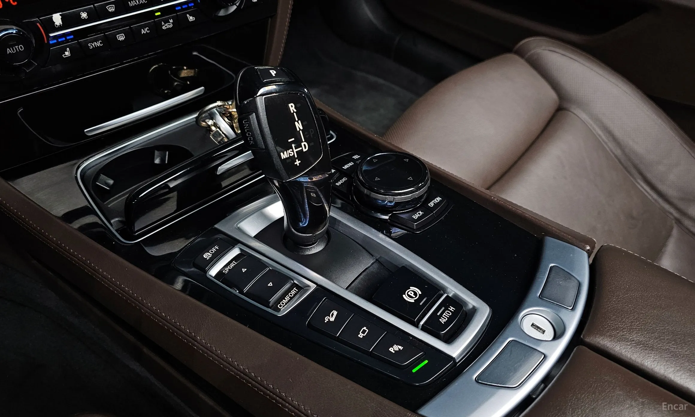 BMW 7 Series (F01) превью 9