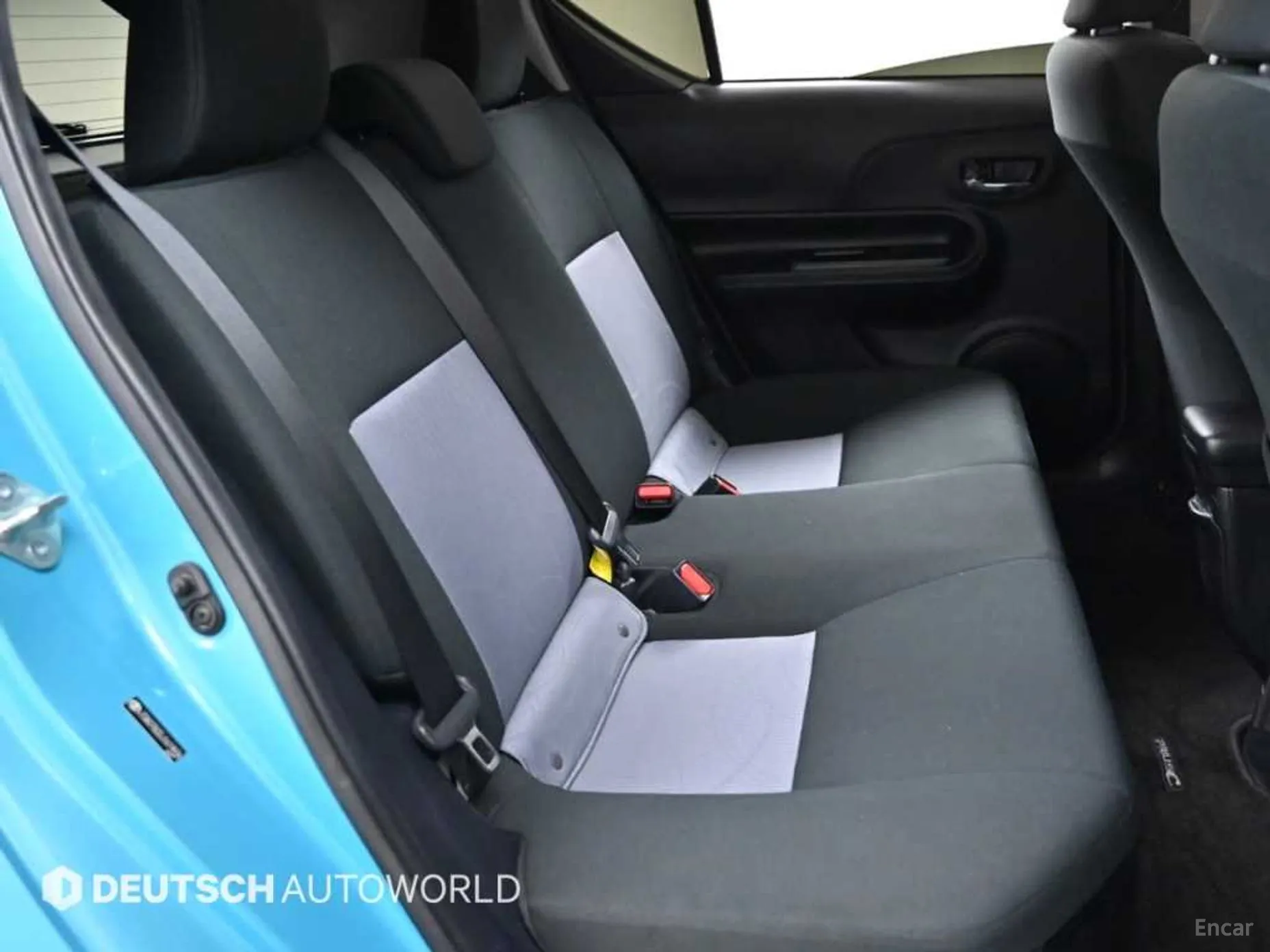 Toyota Prius C превью 12