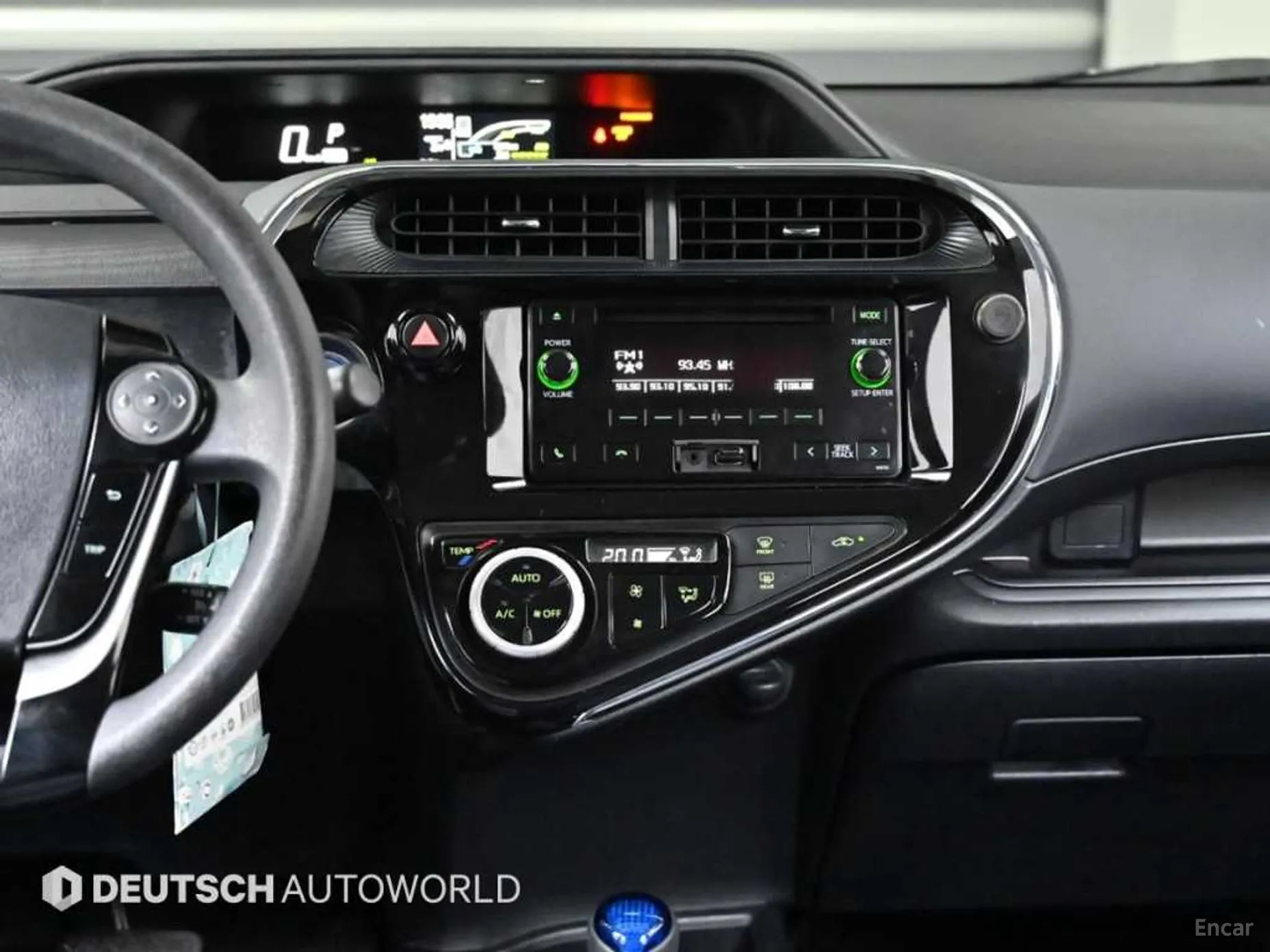 Toyota Prius C превью 14