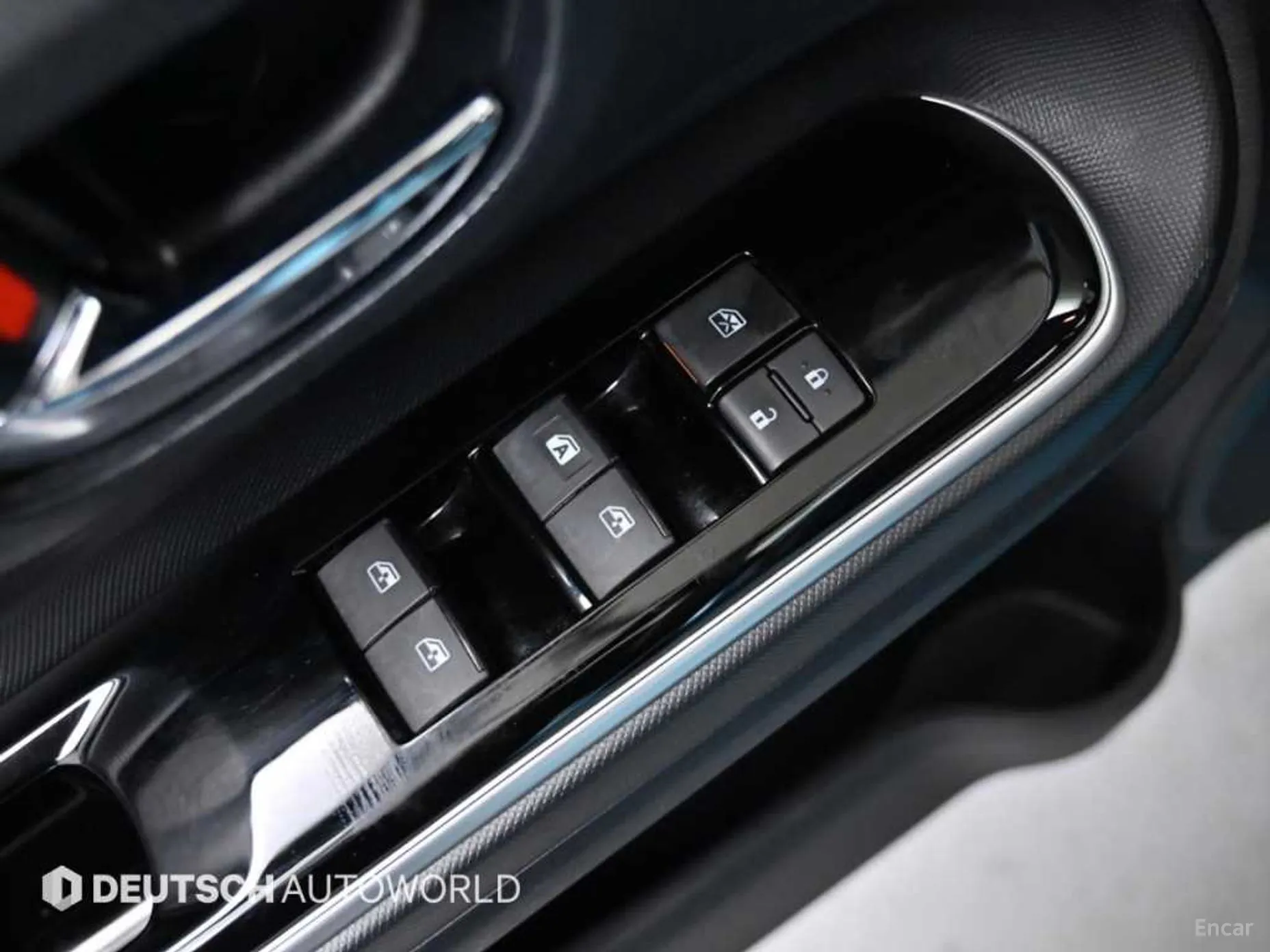 Toyota Prius C превью 15