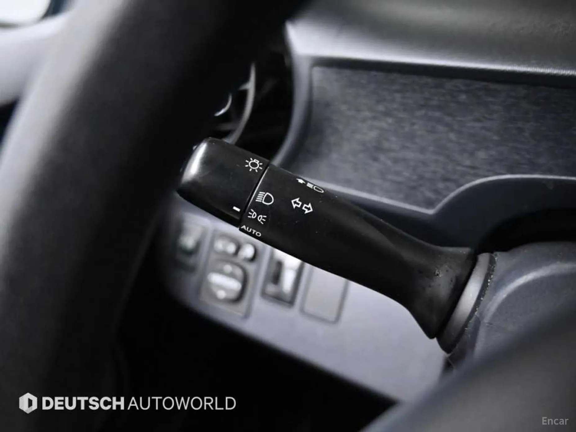 Toyota Prius C превью 16