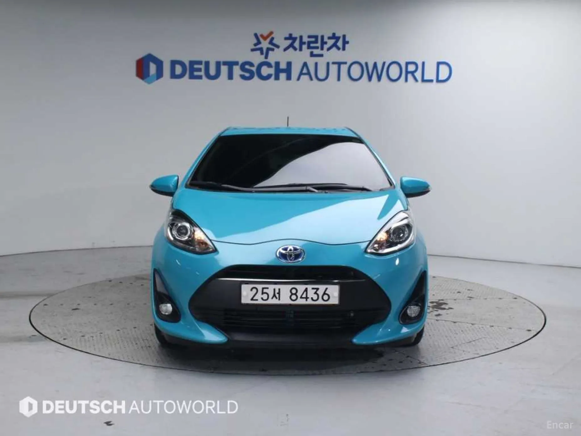 Toyota Prius C превью 3