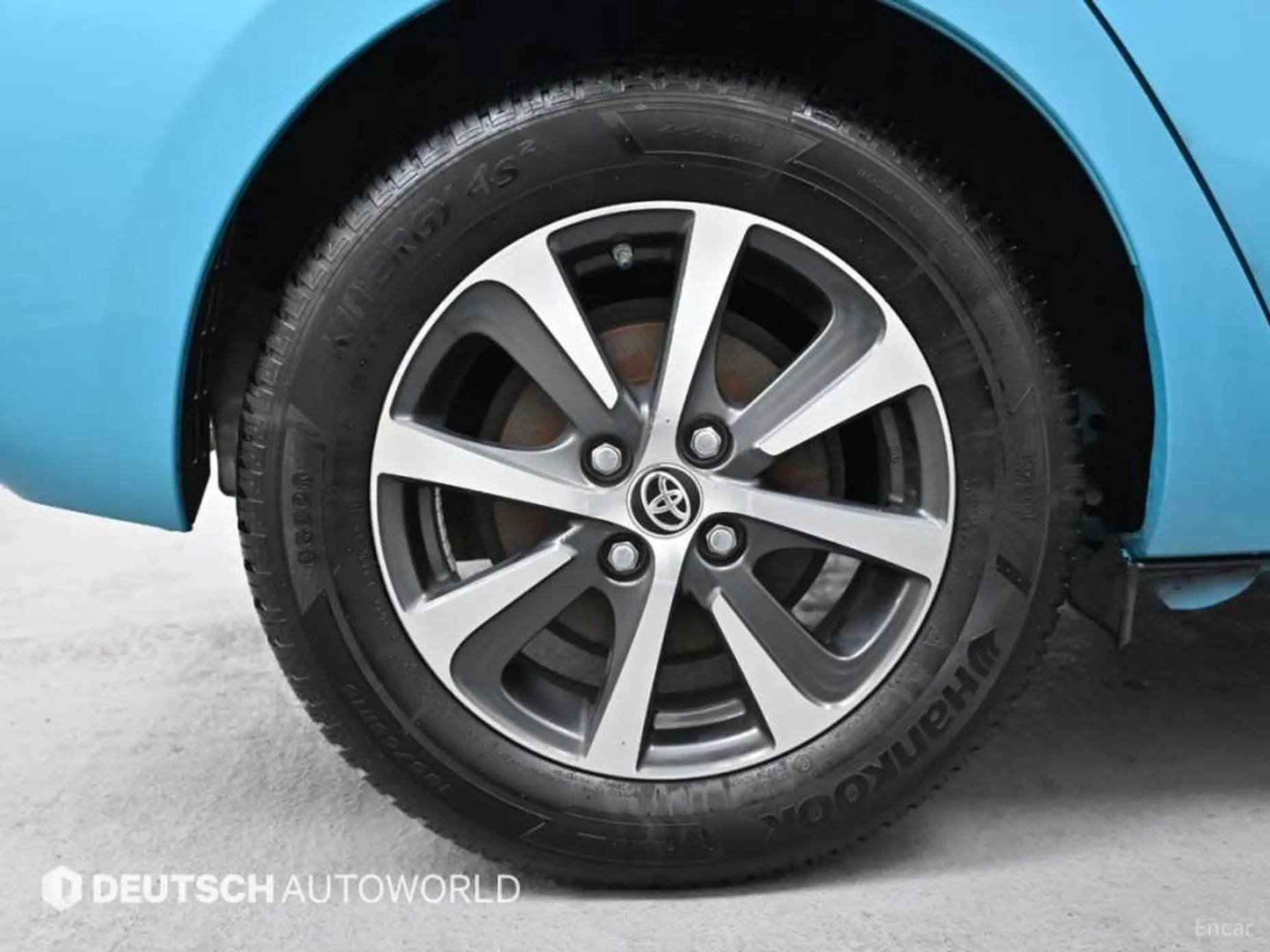 Toyota Prius C превью 5