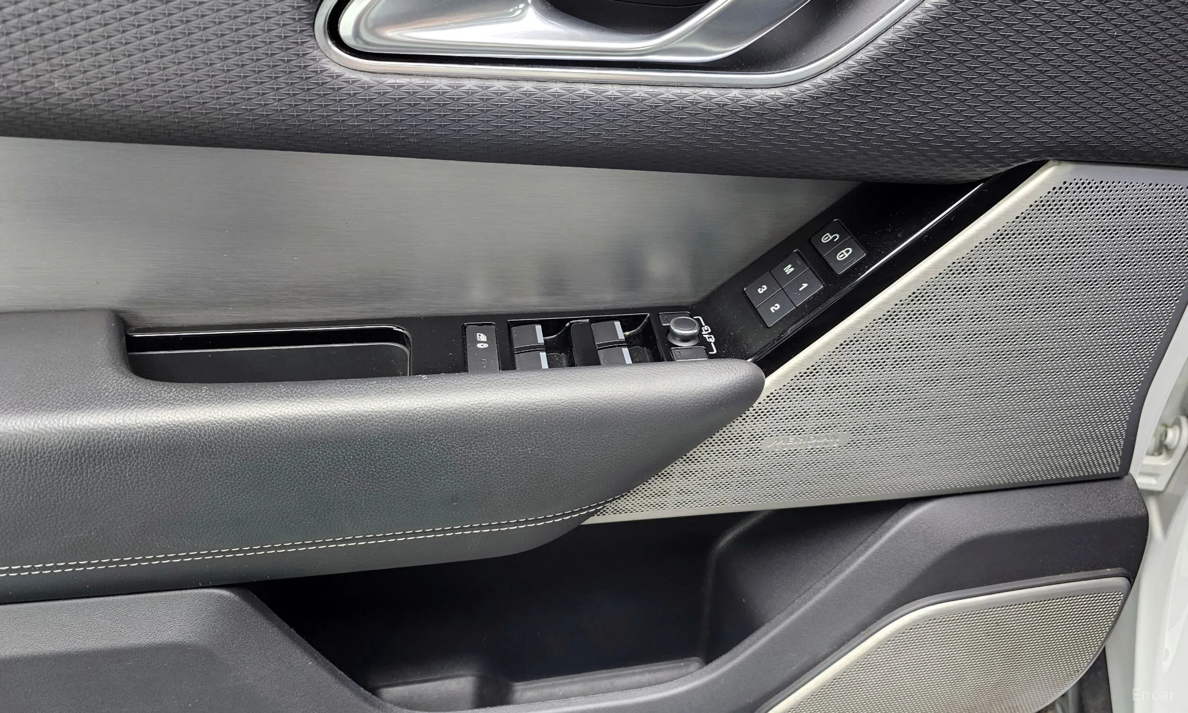 Land Rover Range Rover Bella превью 16
