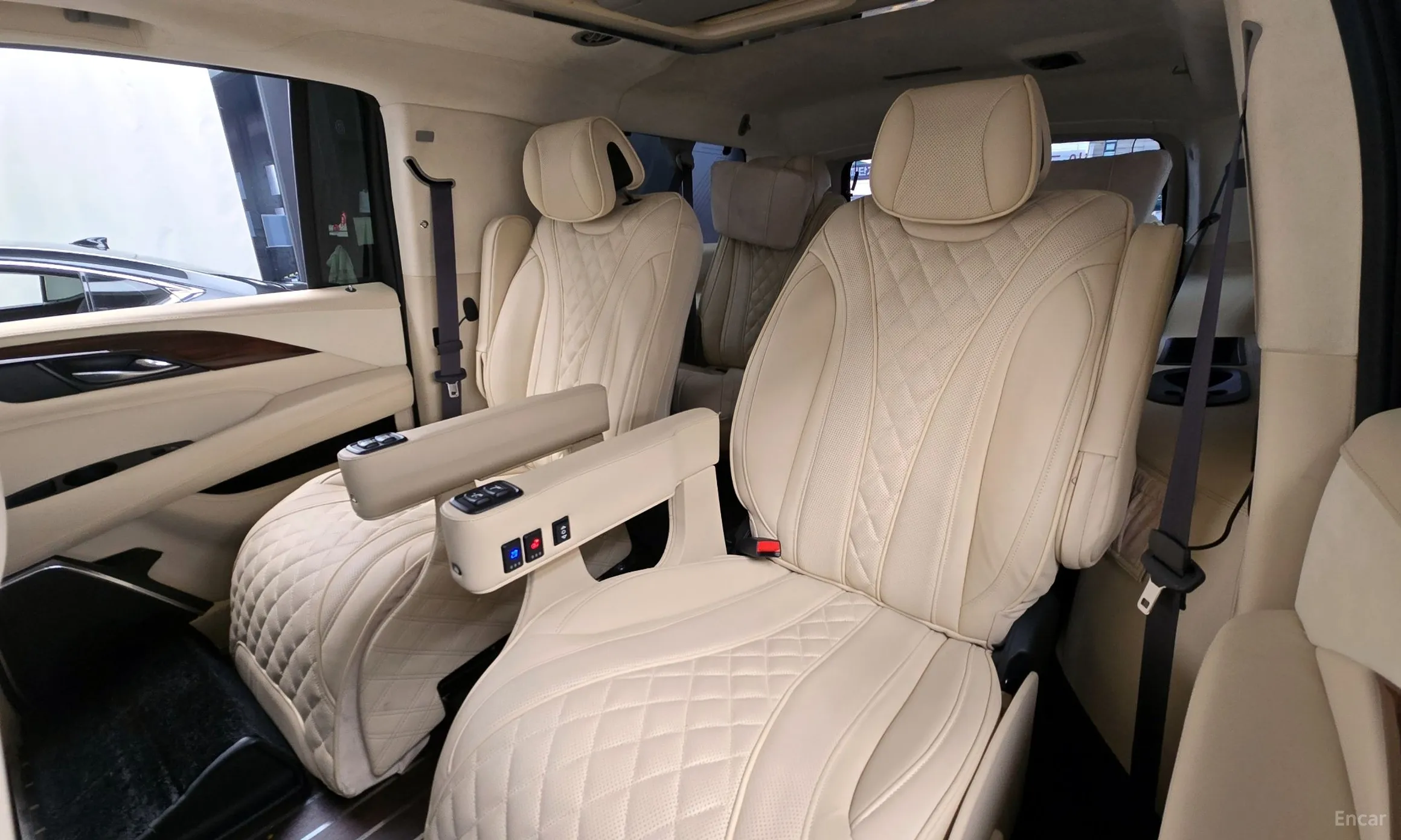 Cadillac Escalade превью 12