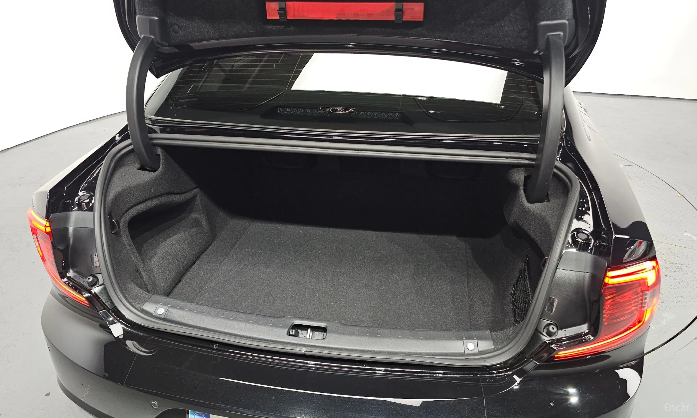 Volvo S90 превью 20