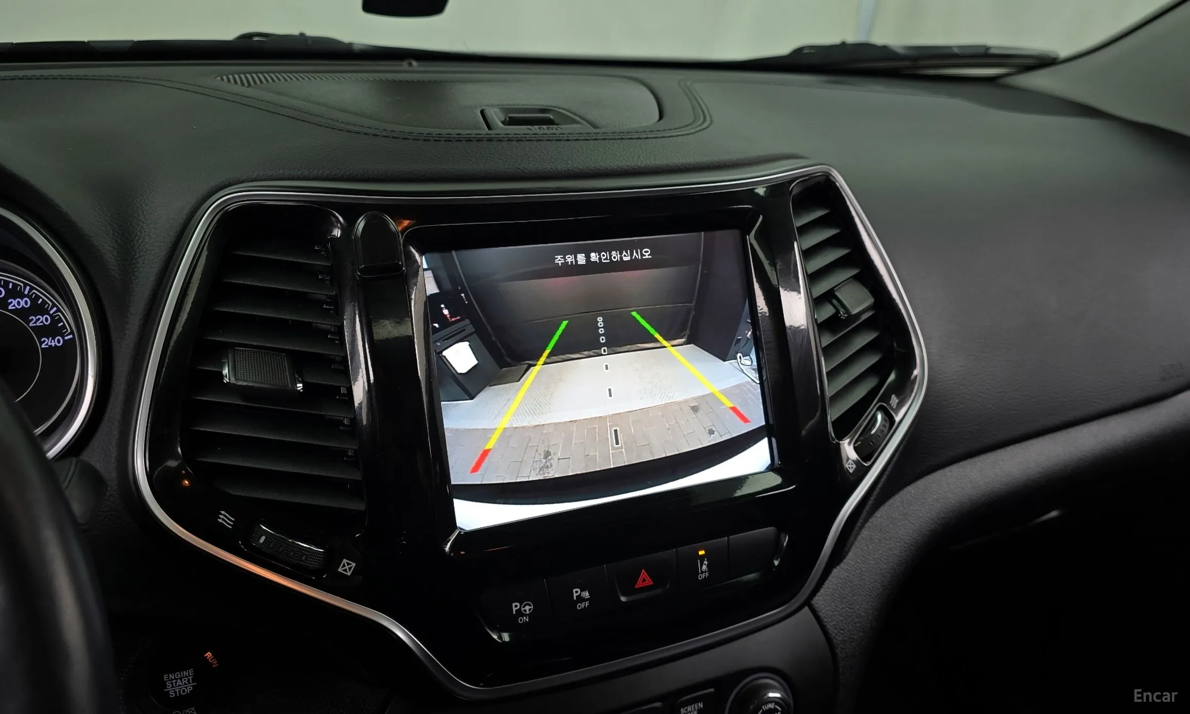 Jeep Cherokee (KL) превью 16