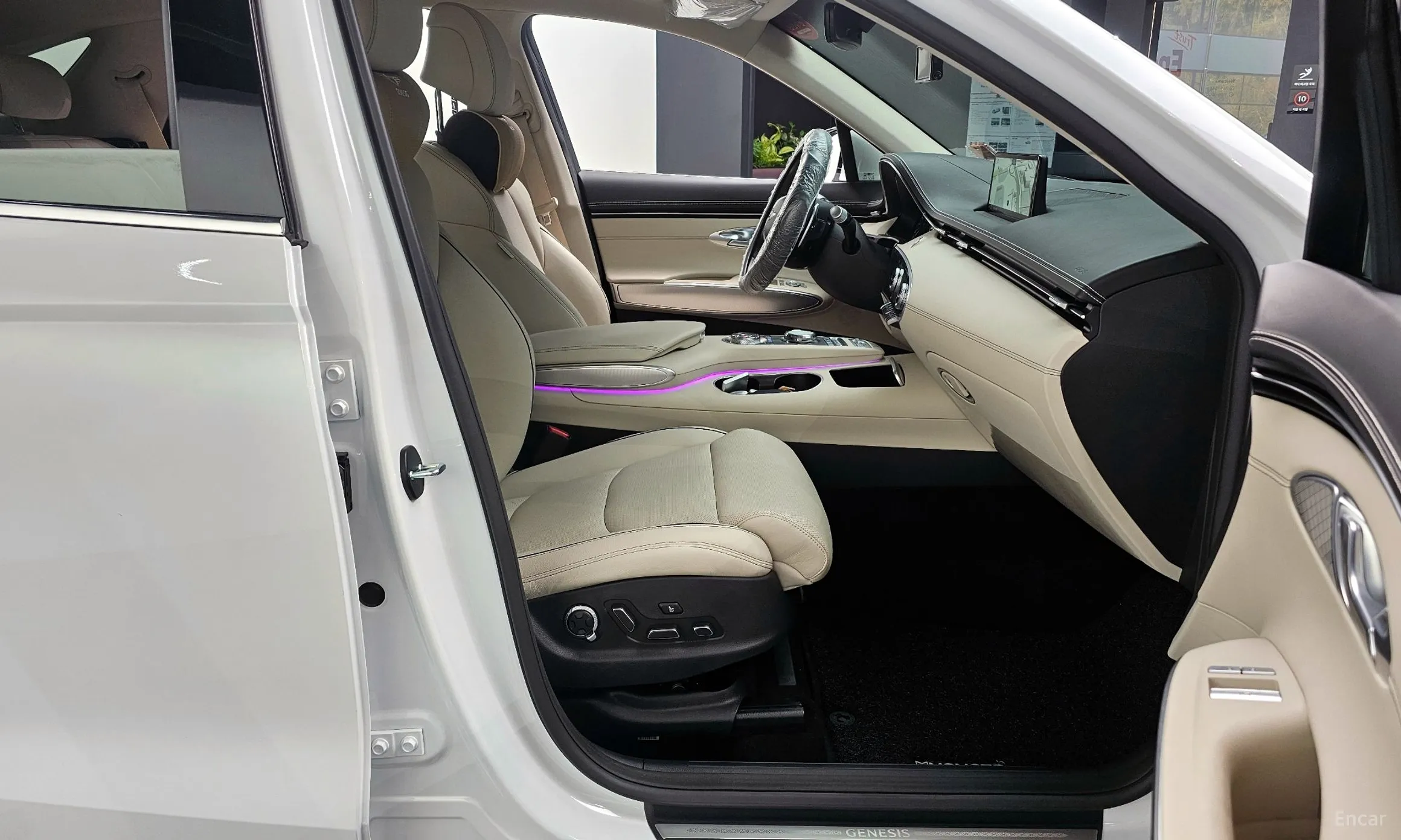 Genesis GV70 превью 11