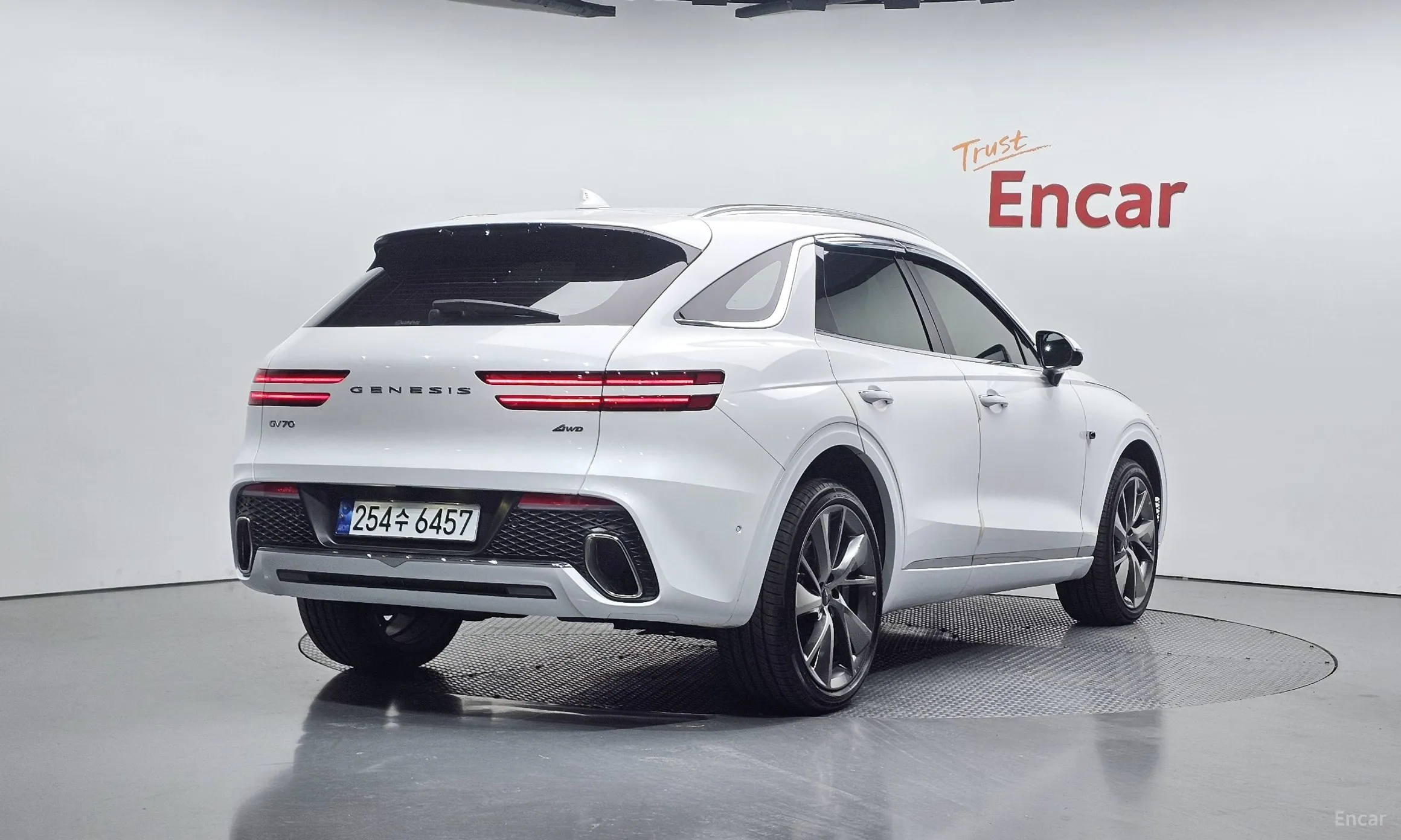 Genesis GV70 превью 2