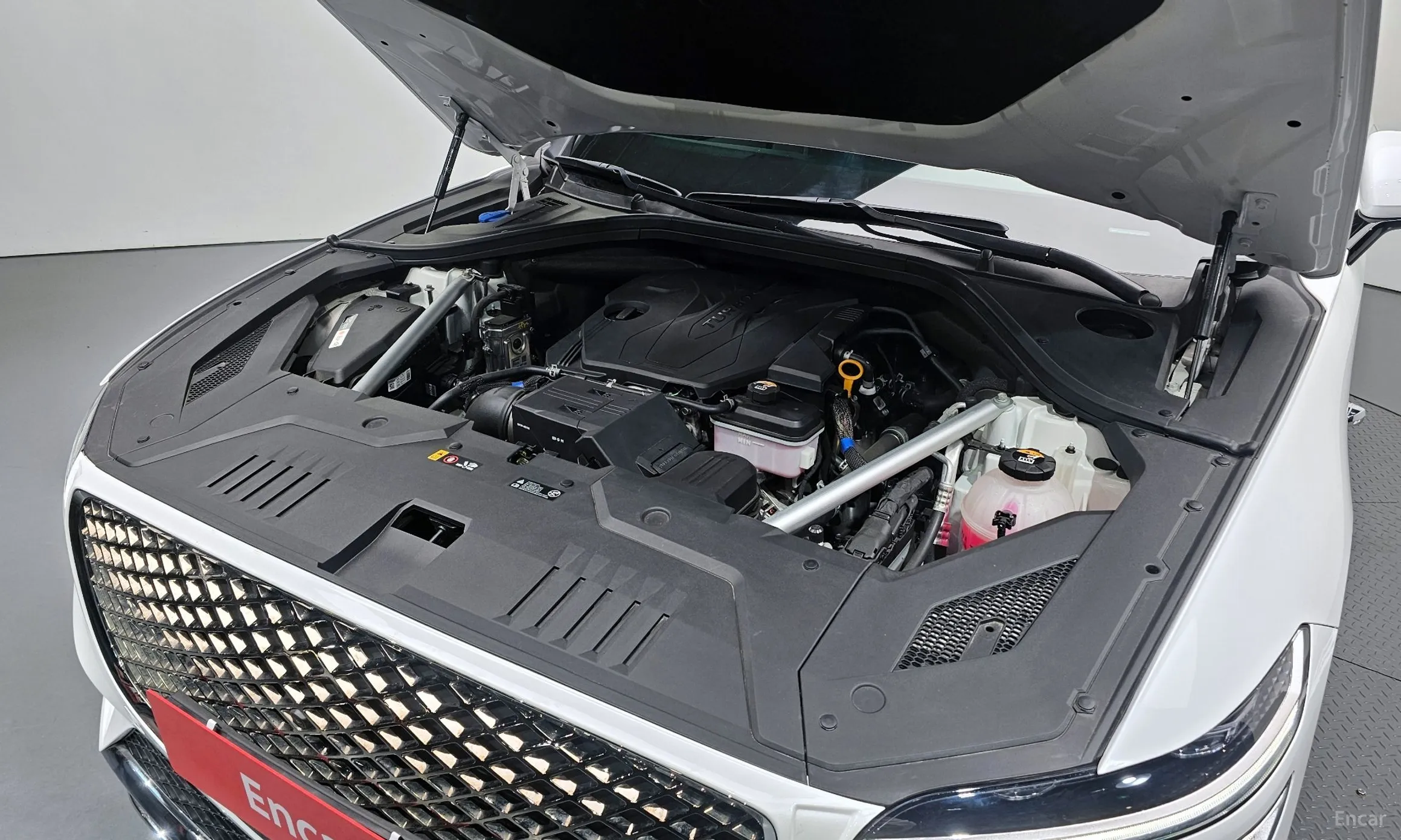 Genesis GV70 превью 6