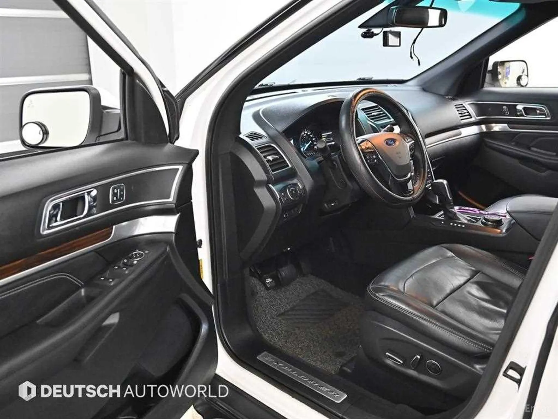 Ford Explorer превью 10
