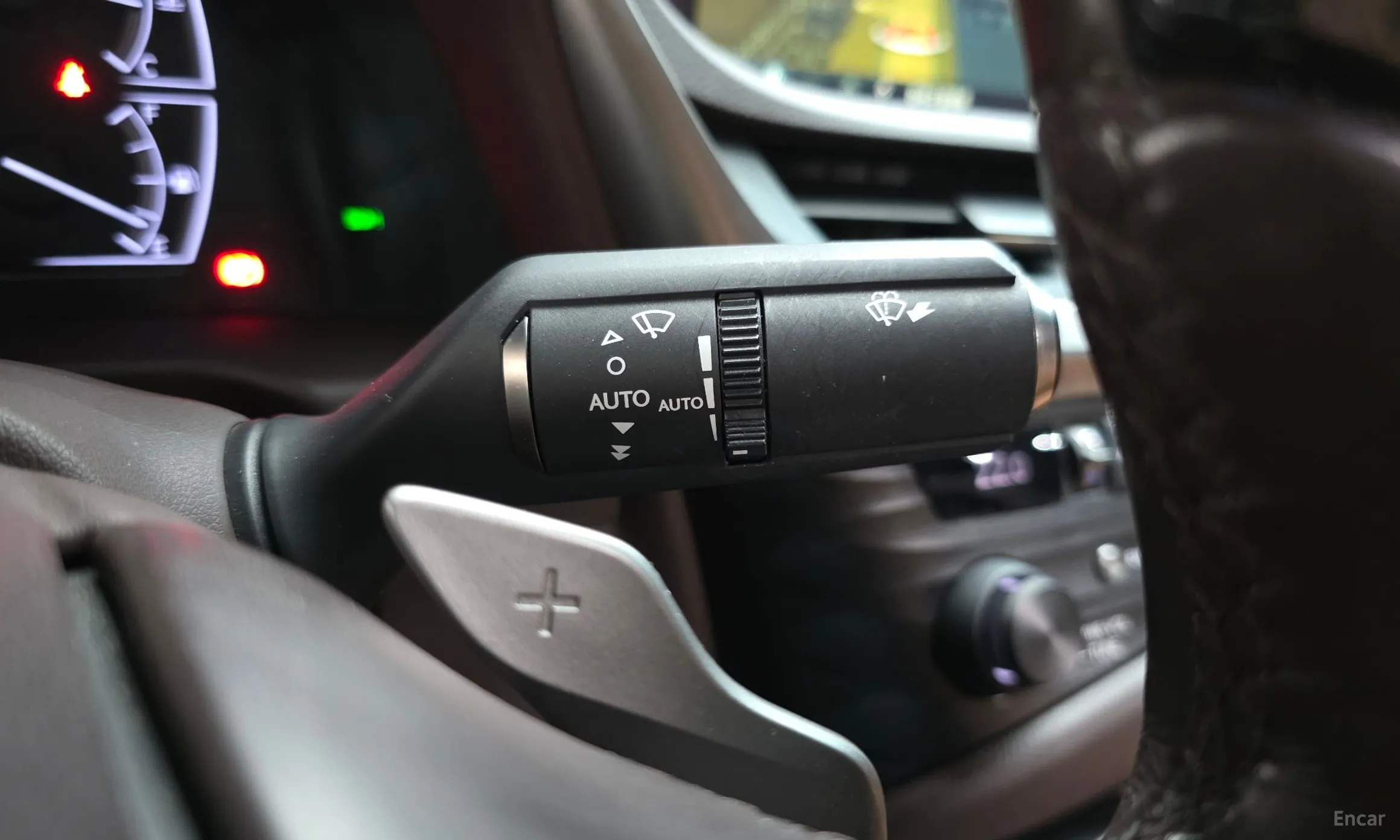 Lexus ES300h 7th Generation превью 17