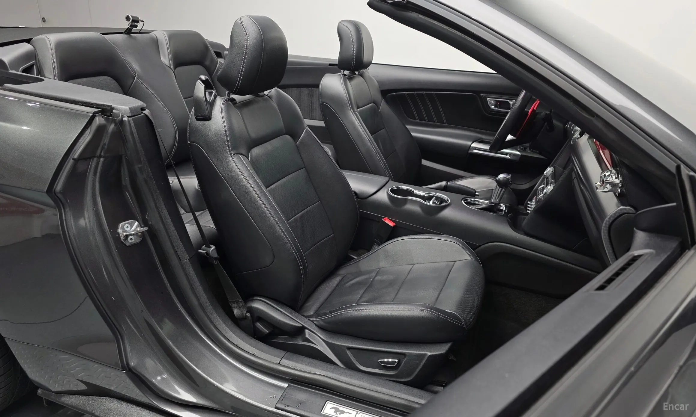 Ford Mustang превью 10