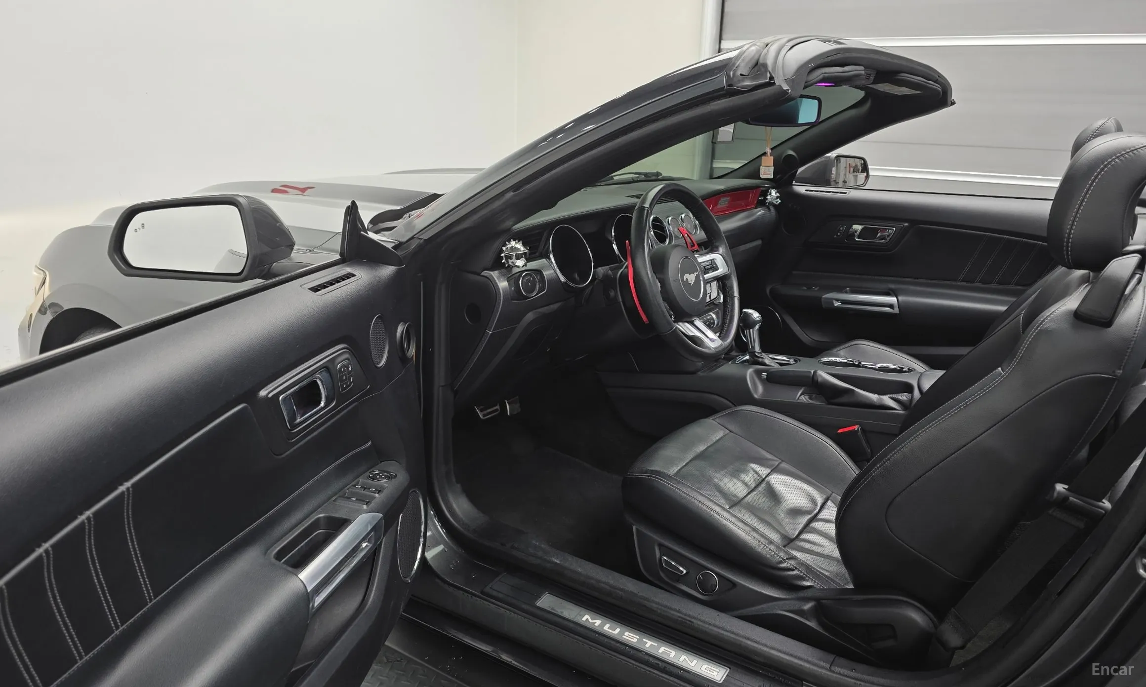 Ford Mustang превью 11
