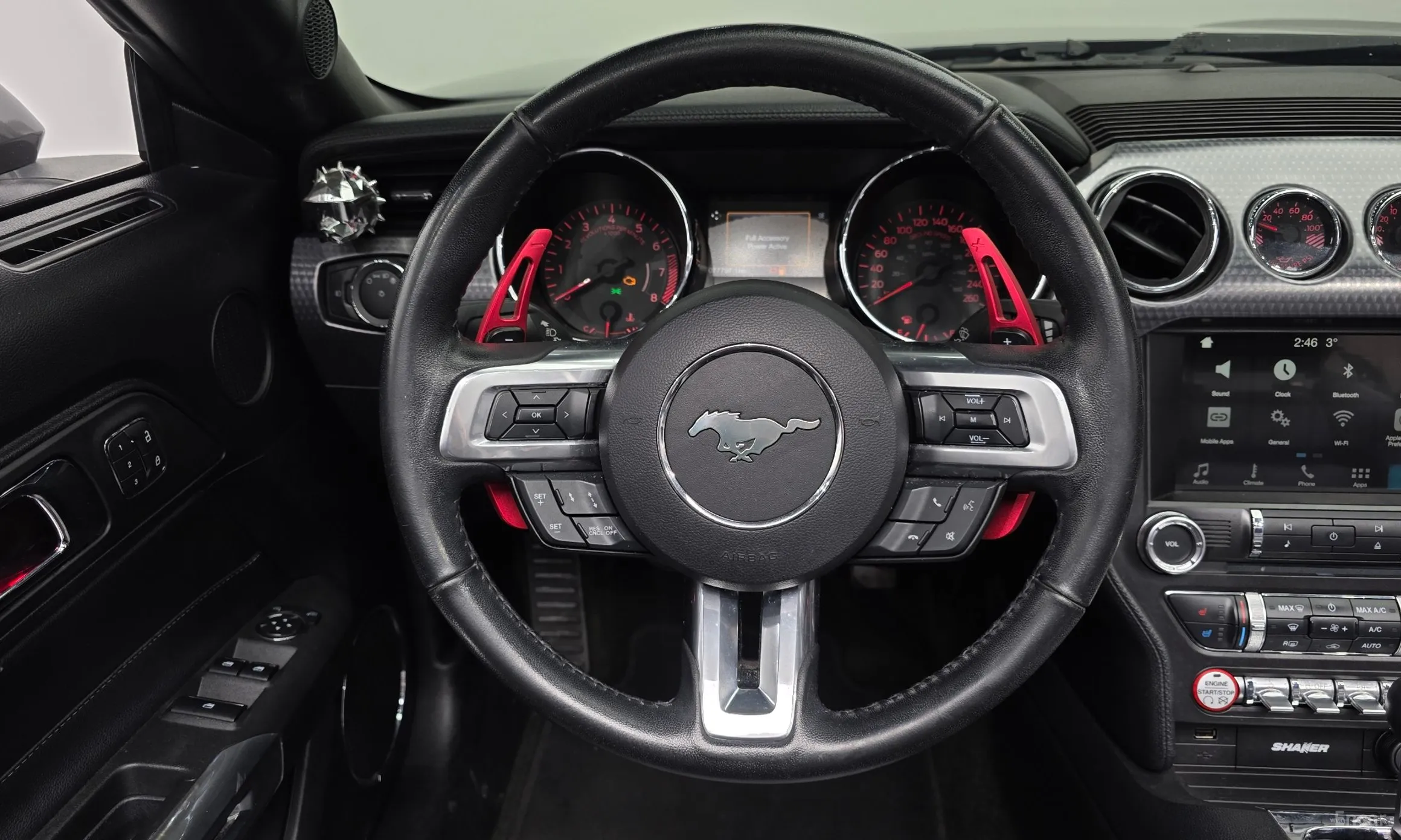 Ford Mustang превью 13