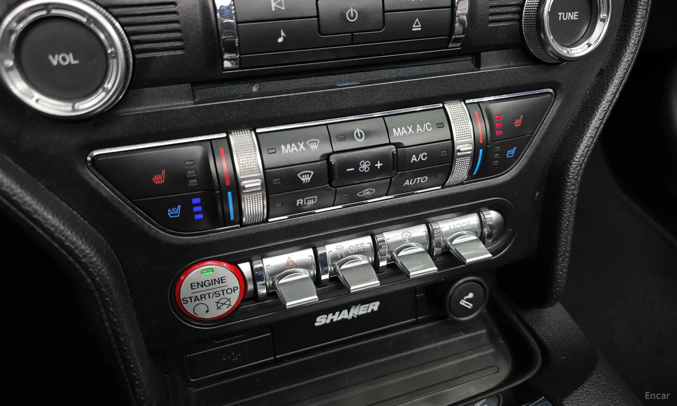 Ford Mustang превью 16