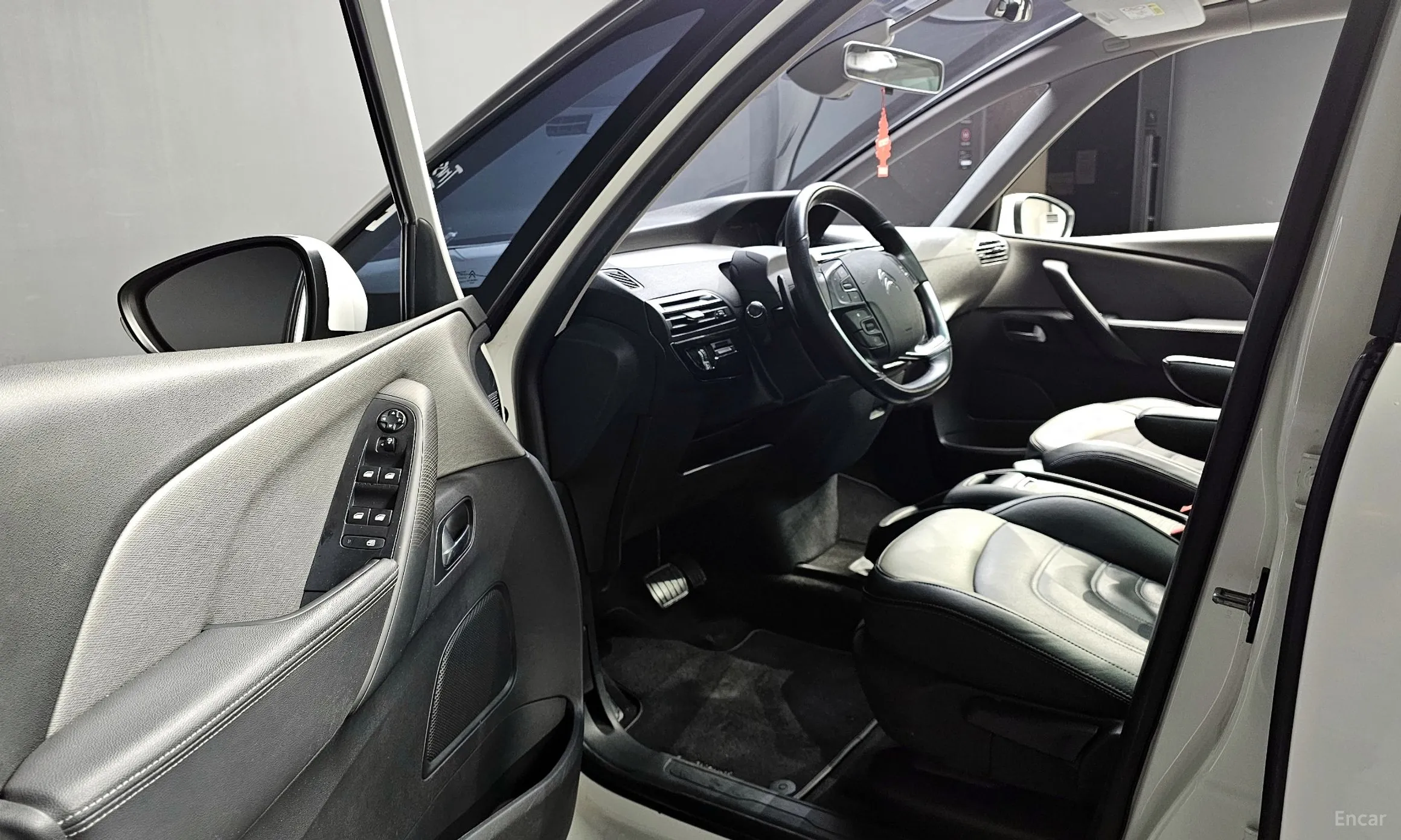 Citroën/DS Grand C4 Picasso превью 12