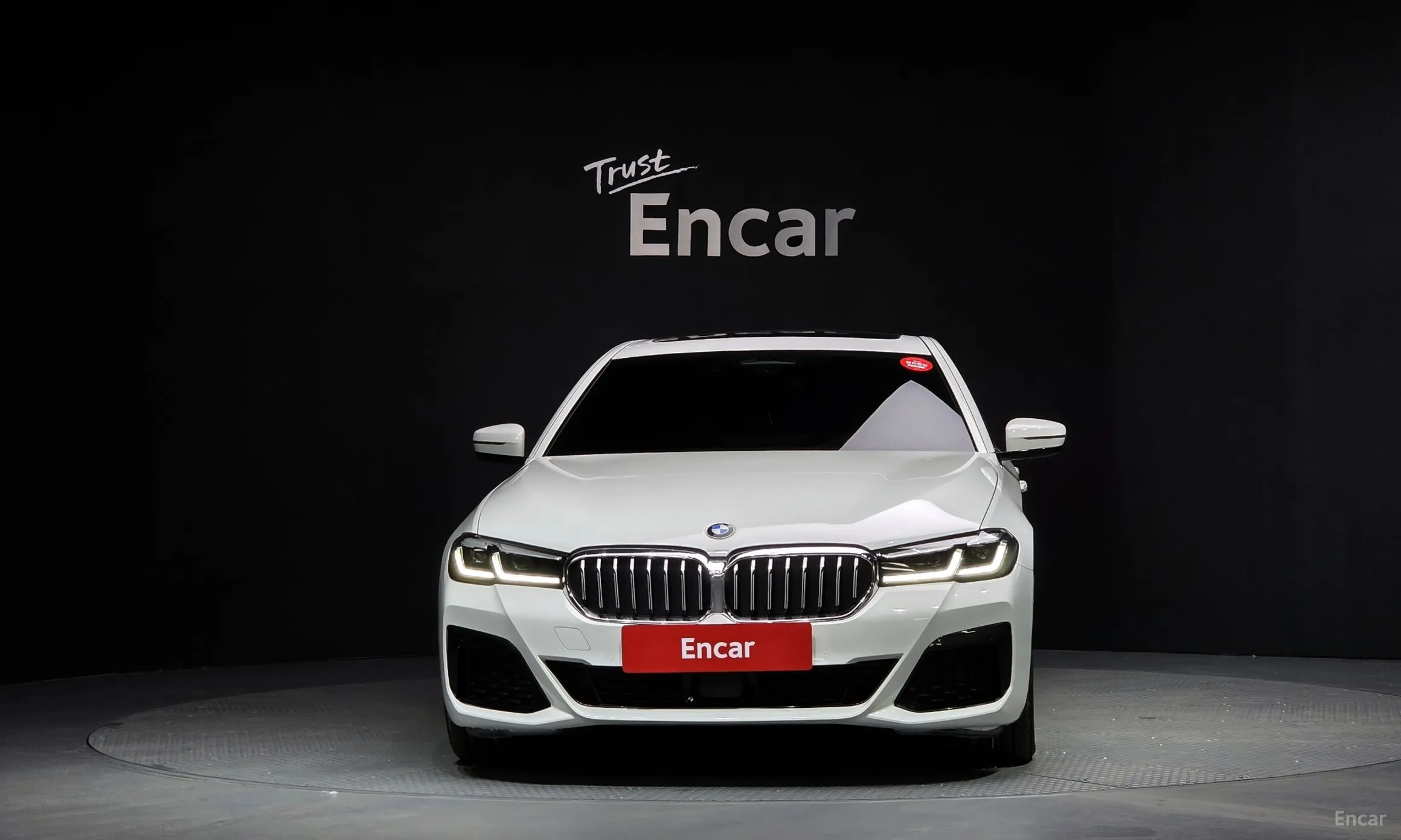 BMW 5 Series (G30) превью 3