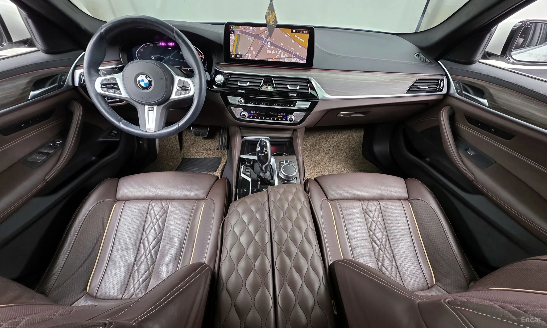 BMW 5 Series (G30) превью 7