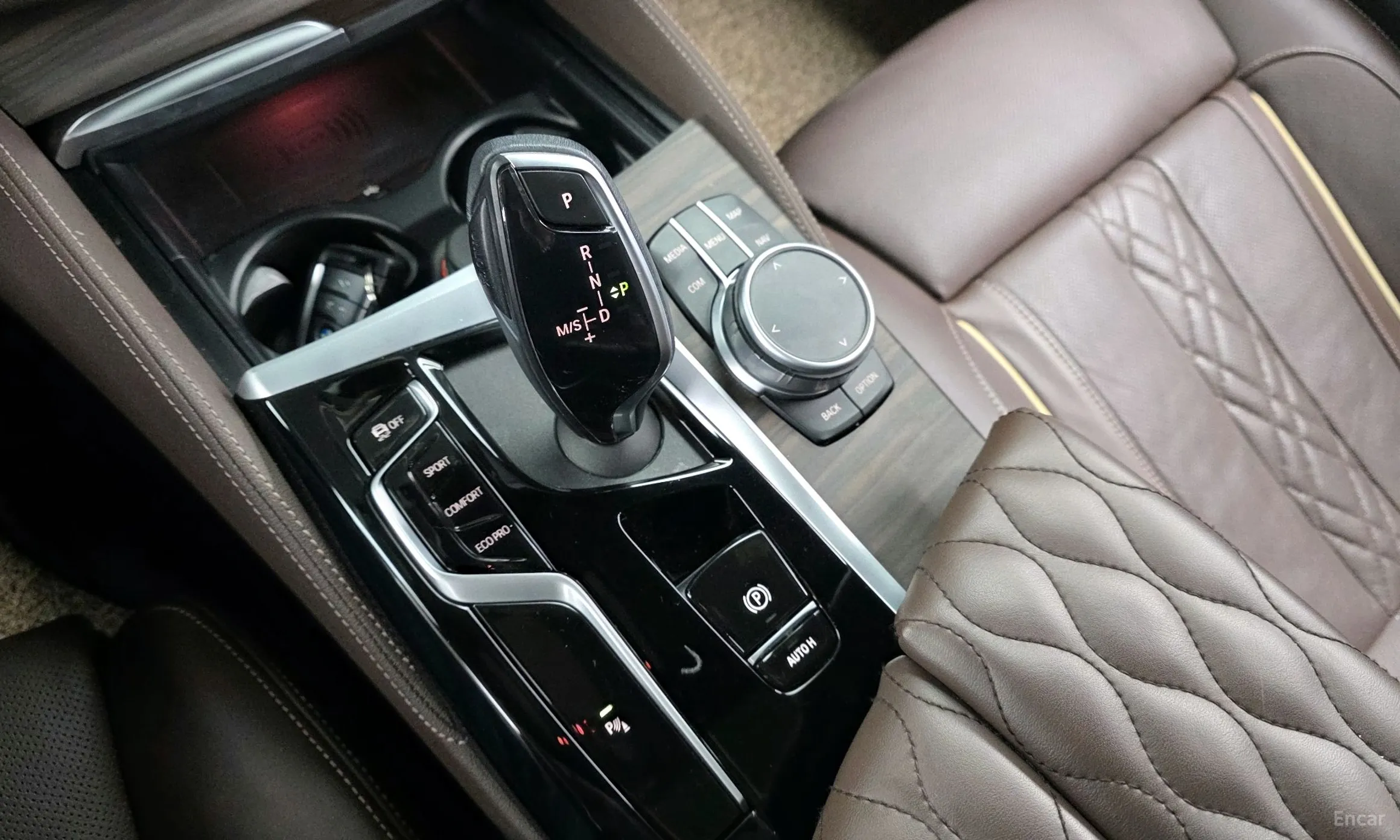 BMW 5 Series (G30) превью 9