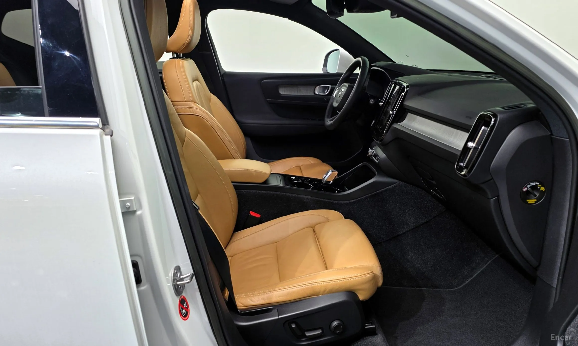 Volvo XC40 превью 11