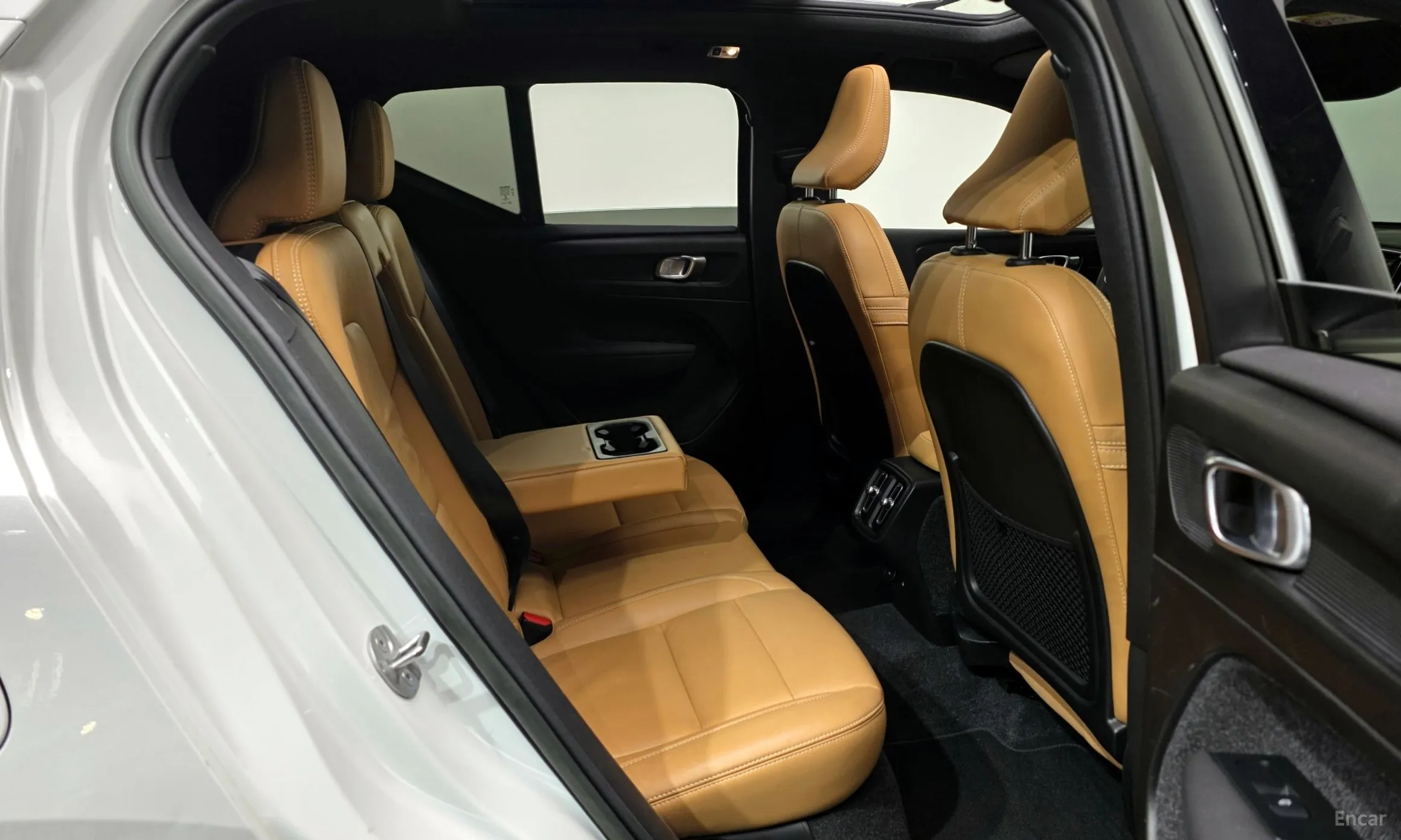 Volvo XC40 превью 12