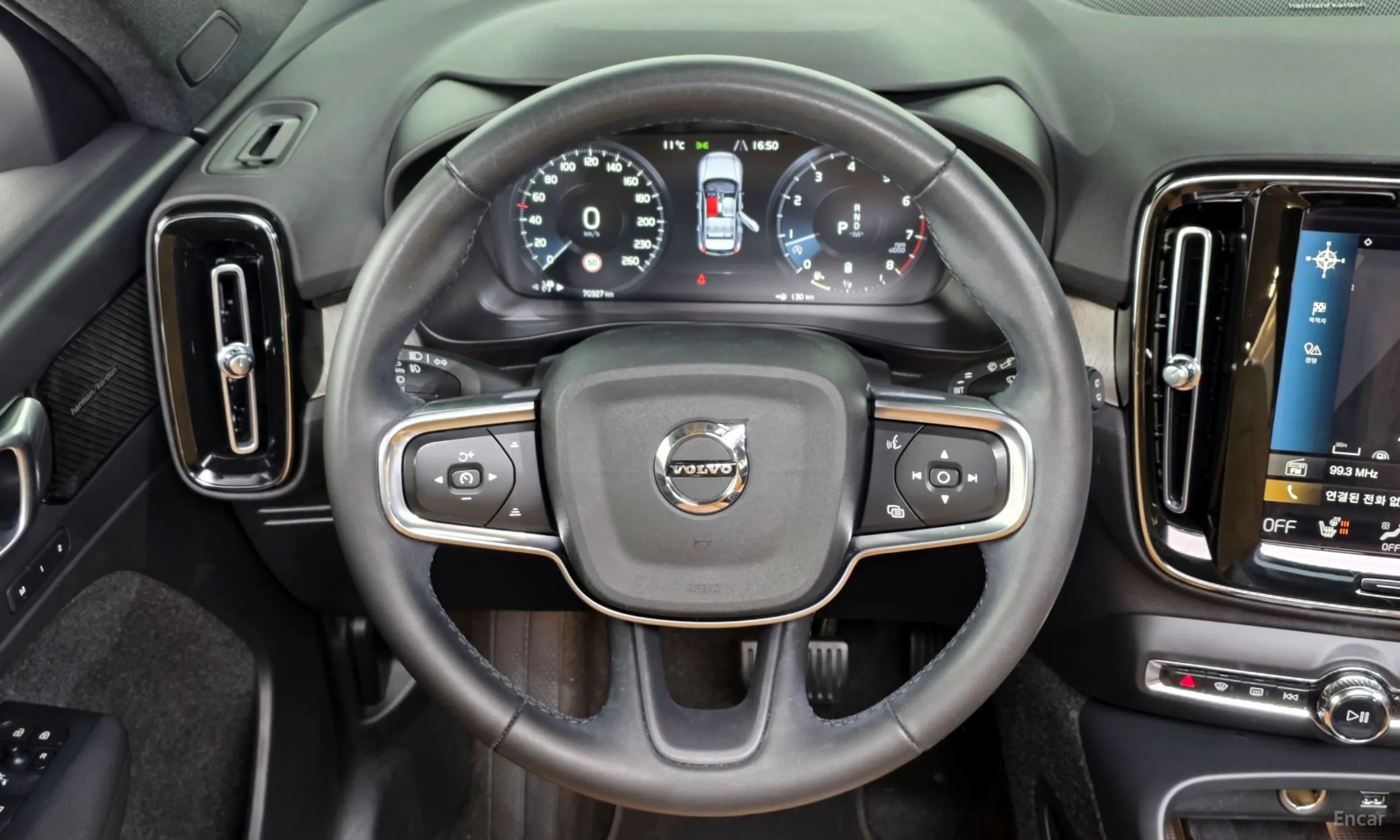 Volvo XC40 превью 13