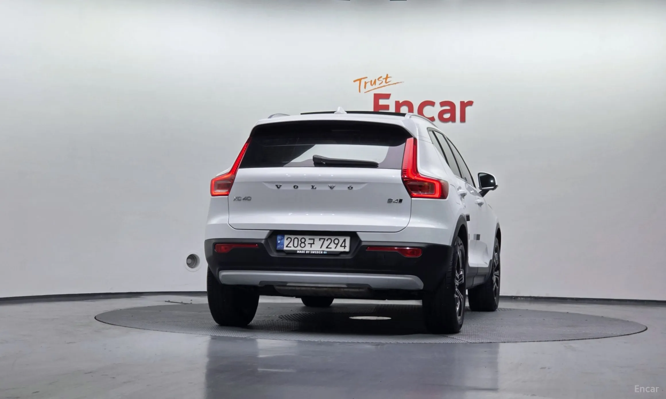 Volvo XC40 превью 4
