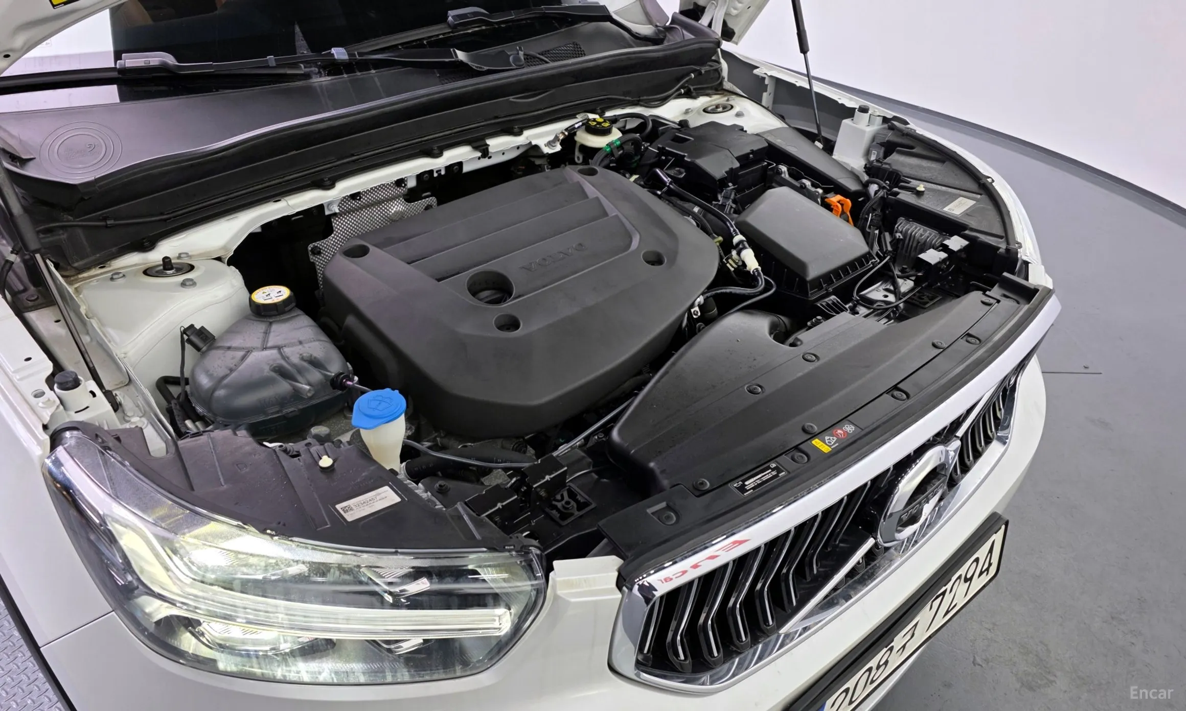 Volvo XC40 превью 6