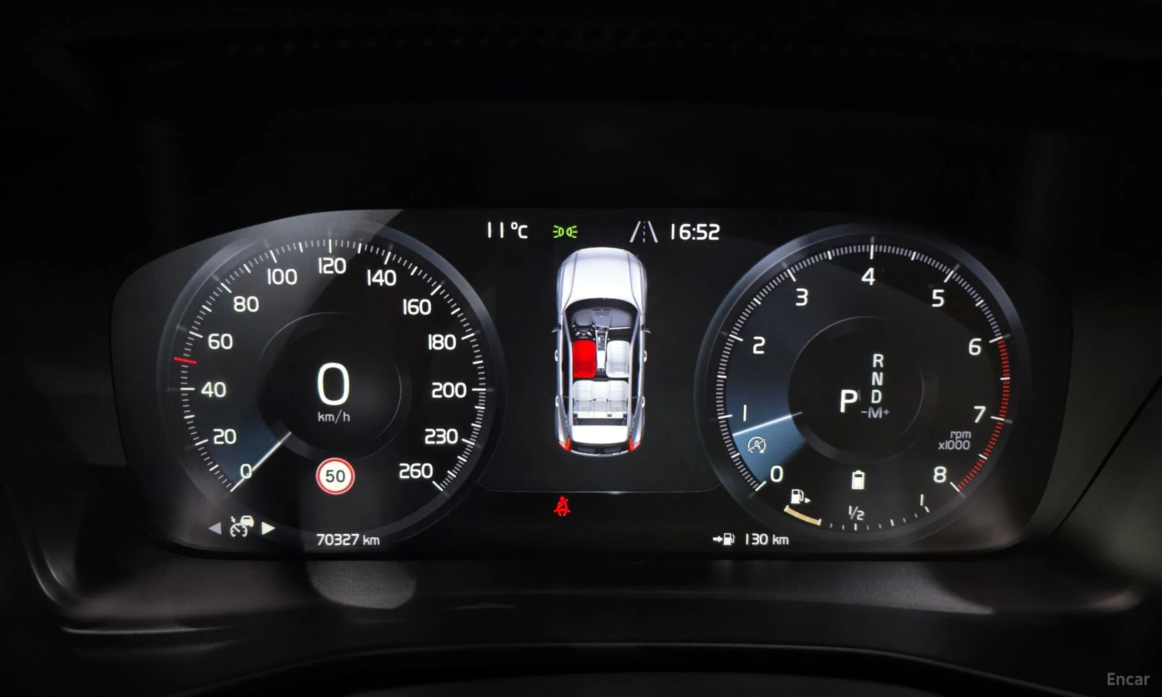 Volvo XC40 превью 8