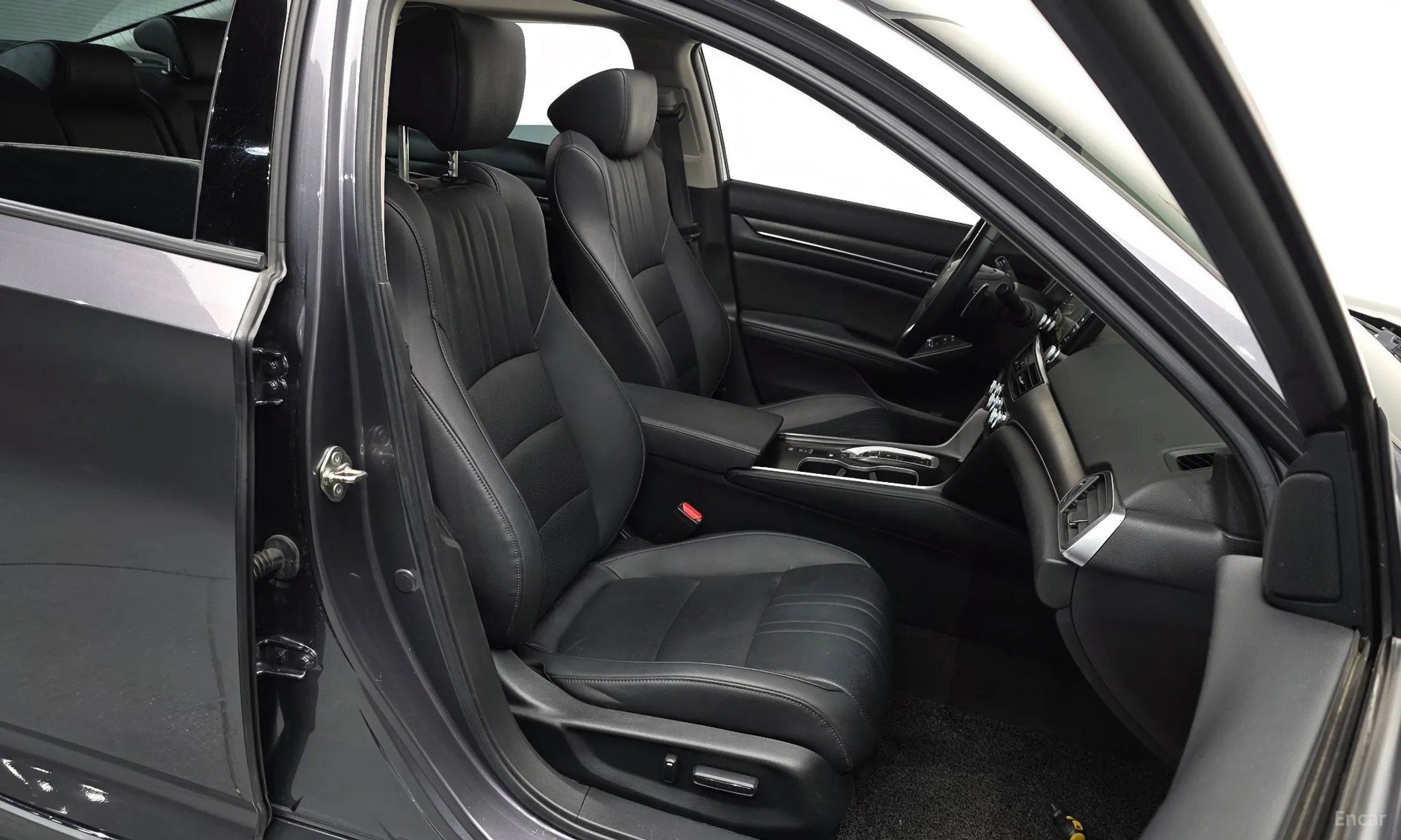 Honda Accord 10th Generation превью 10