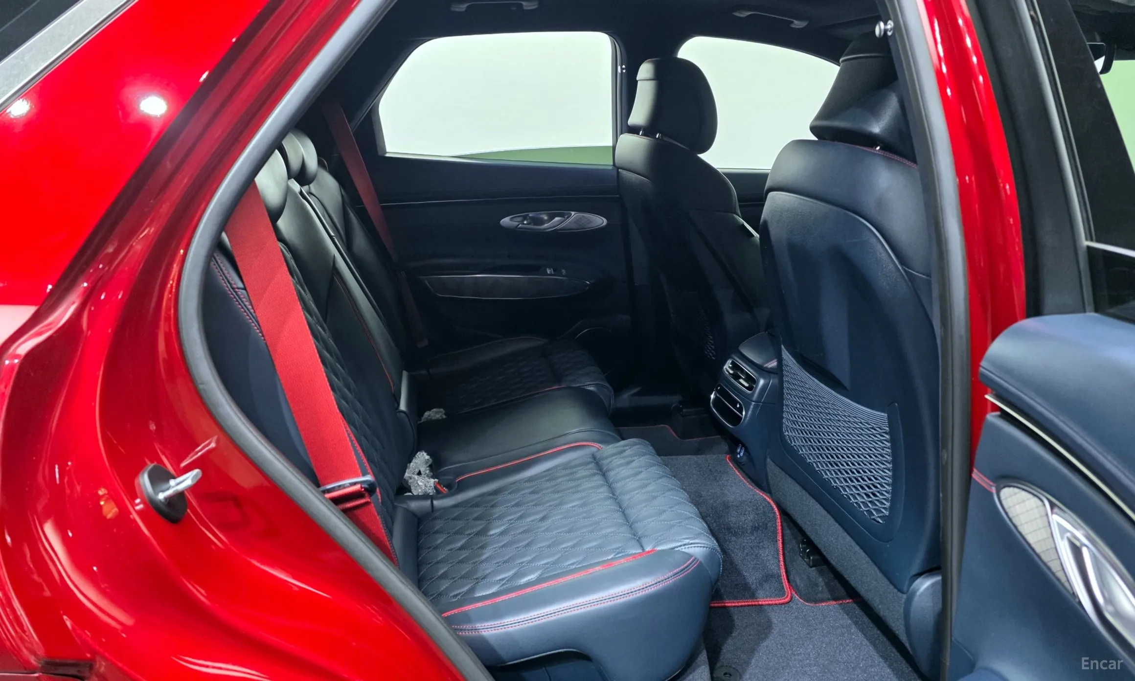 Genesis GV70 превью 12