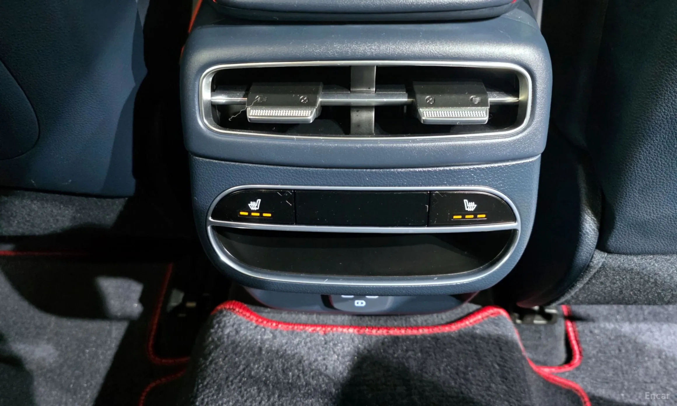 Genesis GV70 превью 19