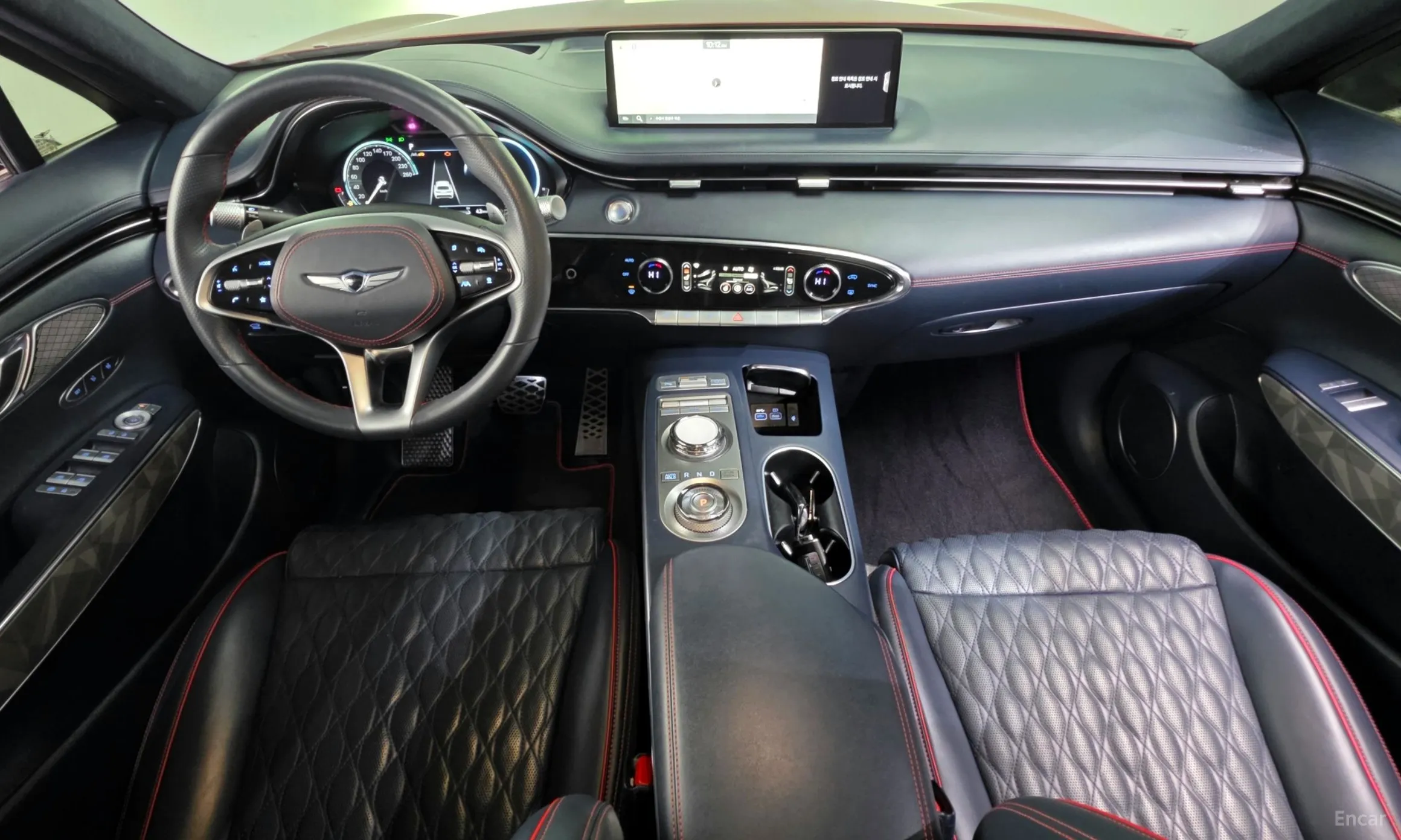 Genesis GV70 превью 7