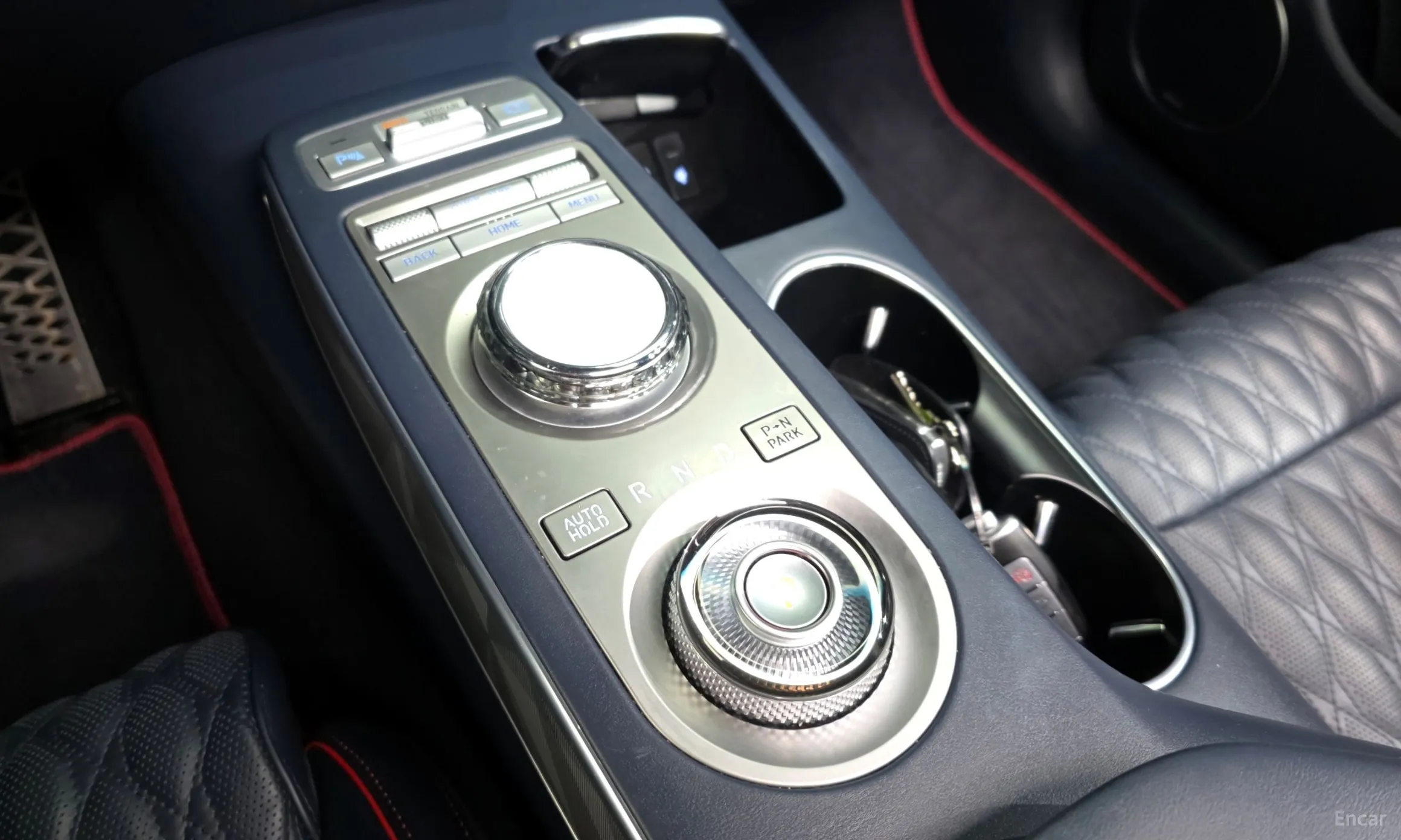 Genesis GV70 превью 9