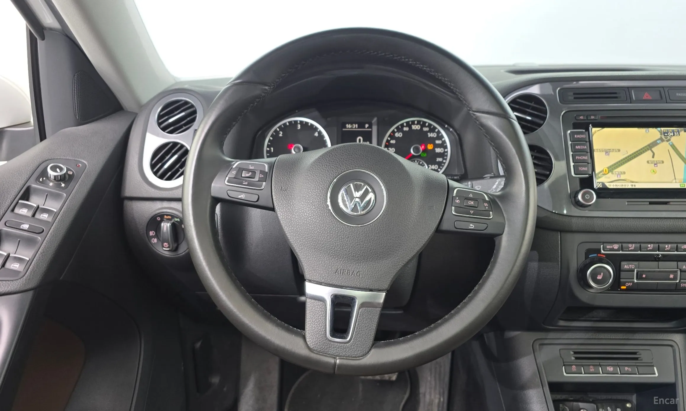 Volkswagen New Tiguan превью 13
