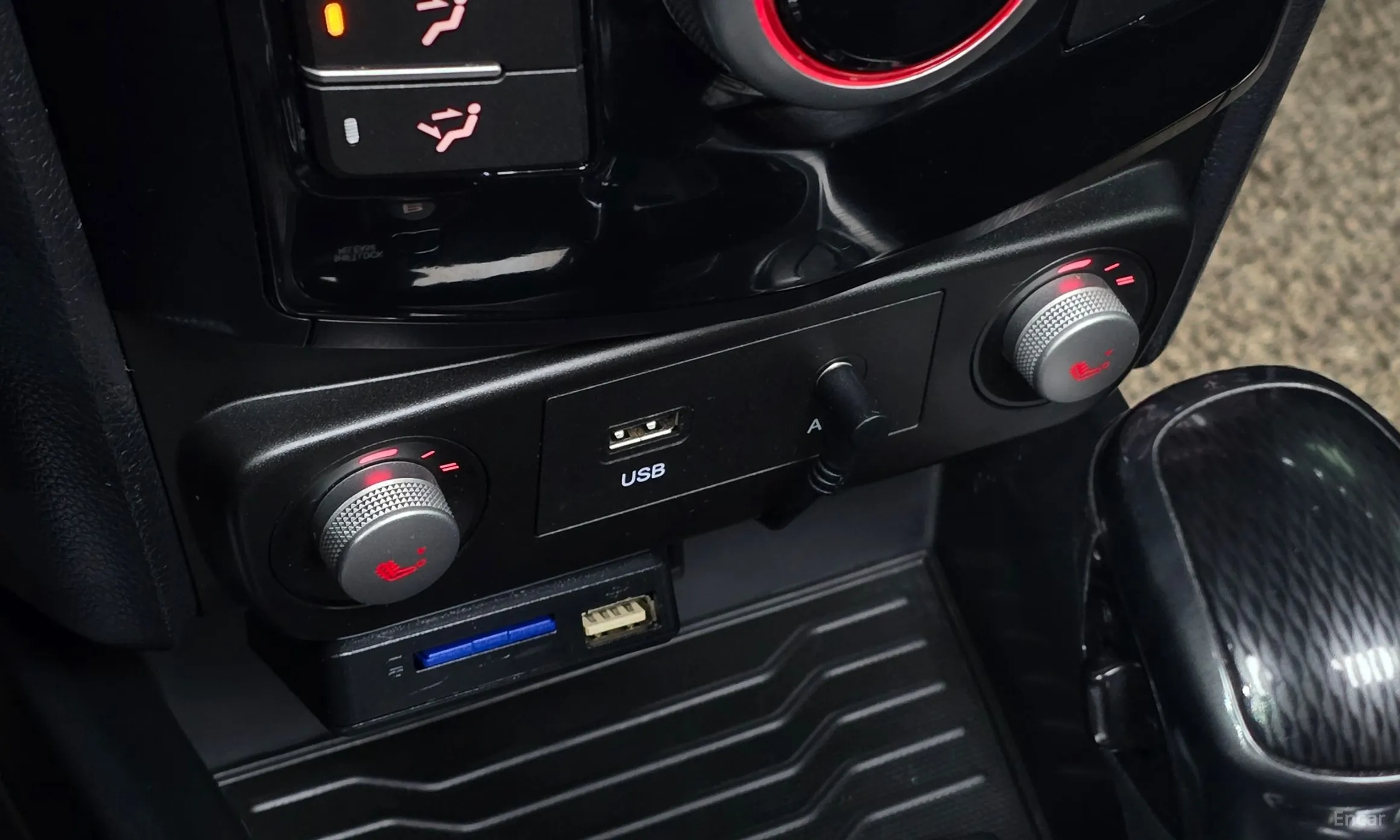 KG Mobility (SsangYong) Tivoli Air превью 18