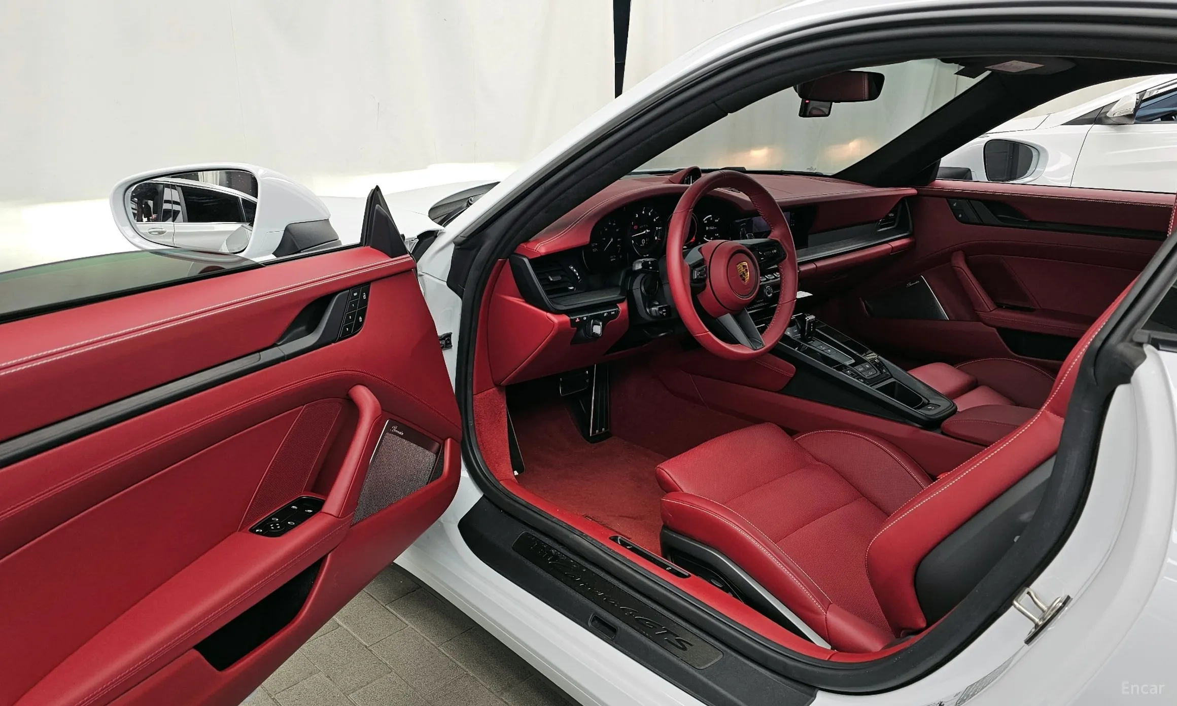 Porsche 911 (992) превью 10