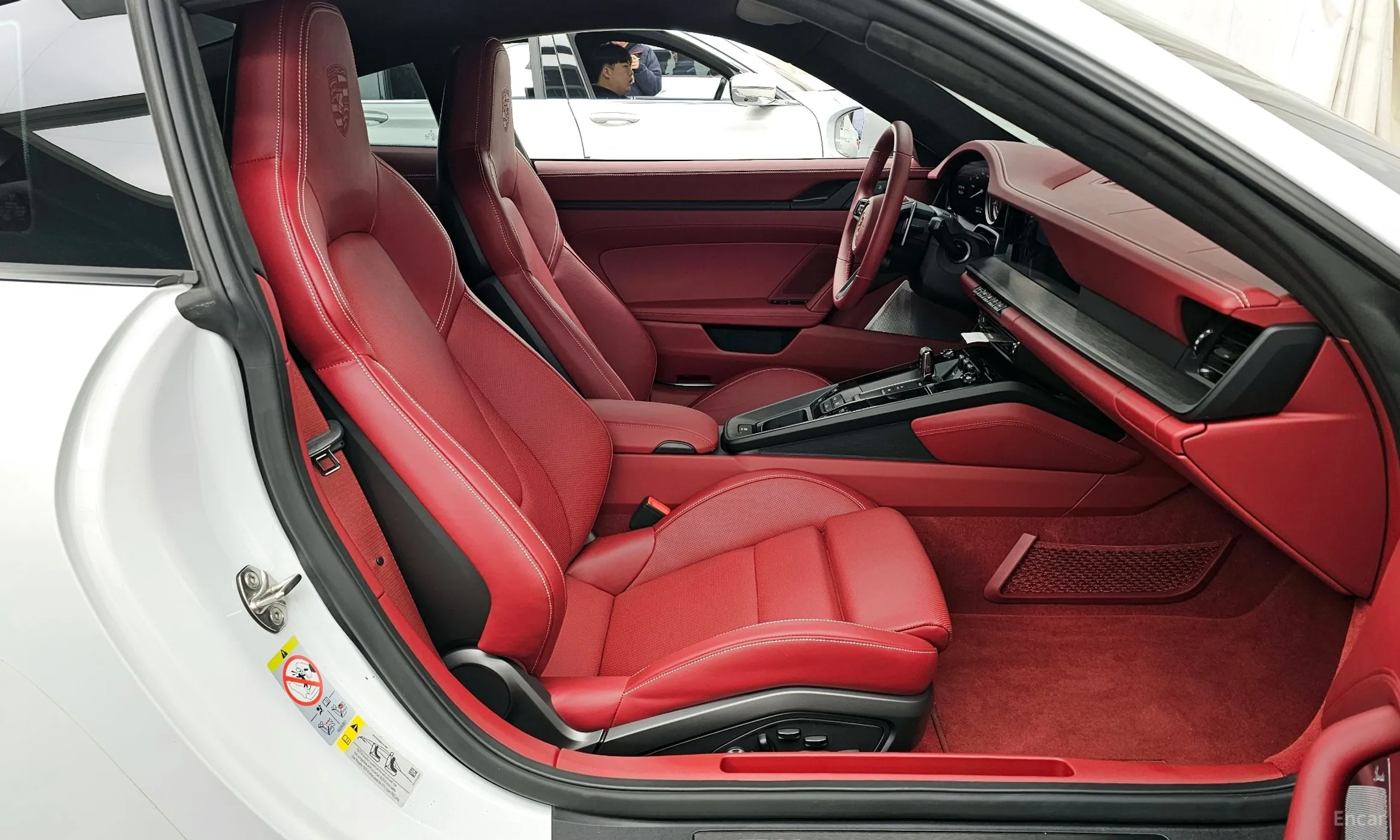 Porsche 911 (992) превью 11