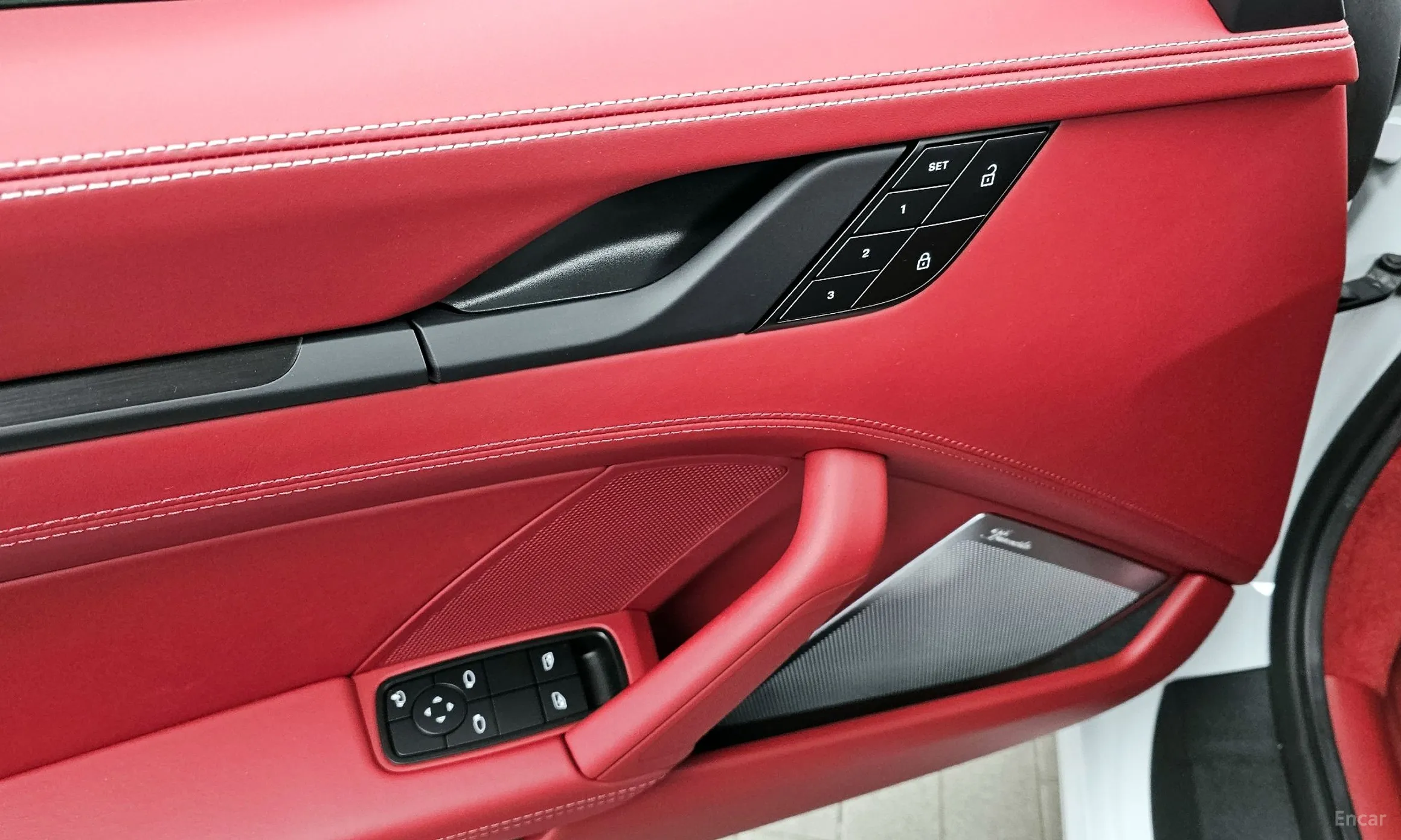 Porsche 911 (992) превью 17