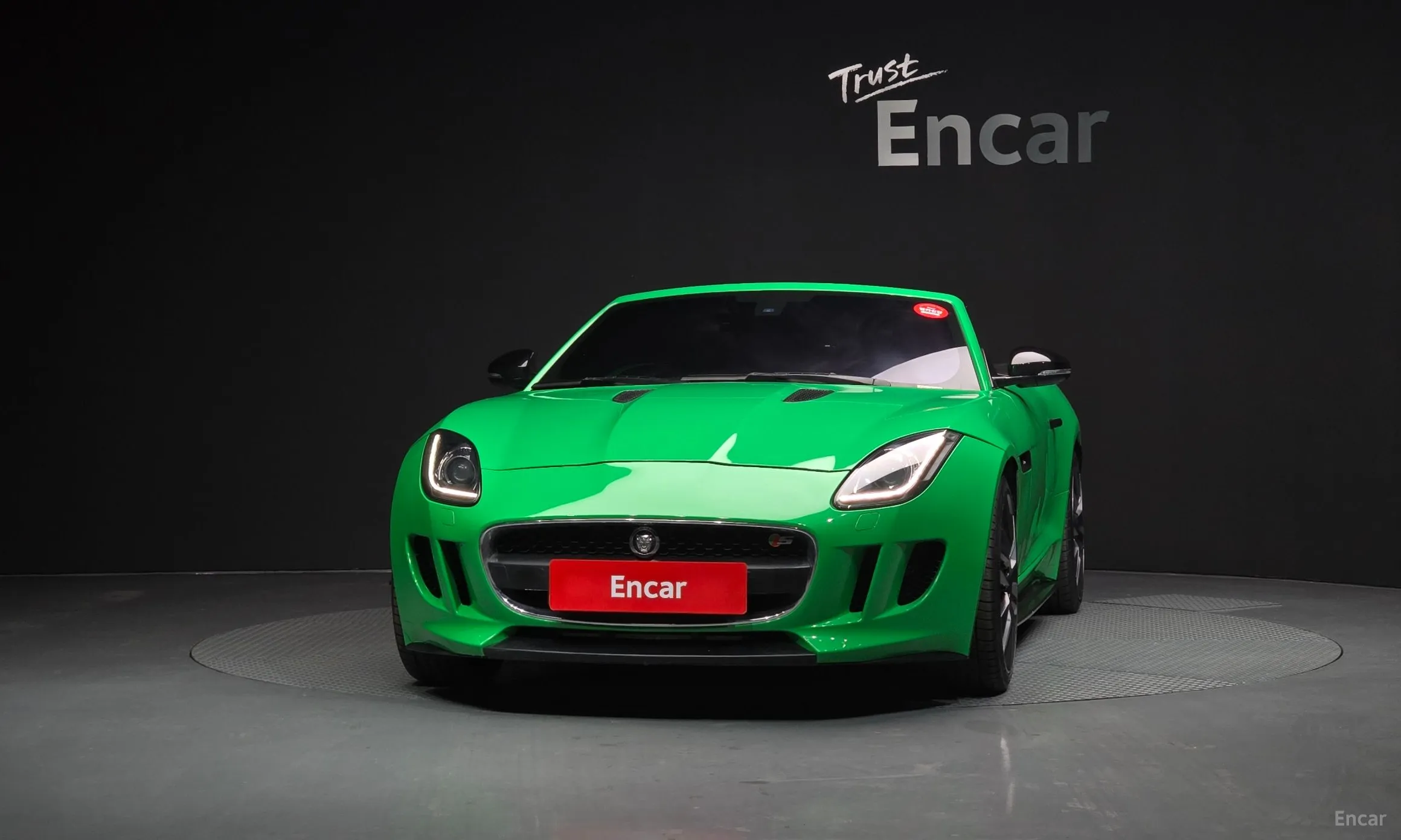 Jaguar F-TYPE превью 3