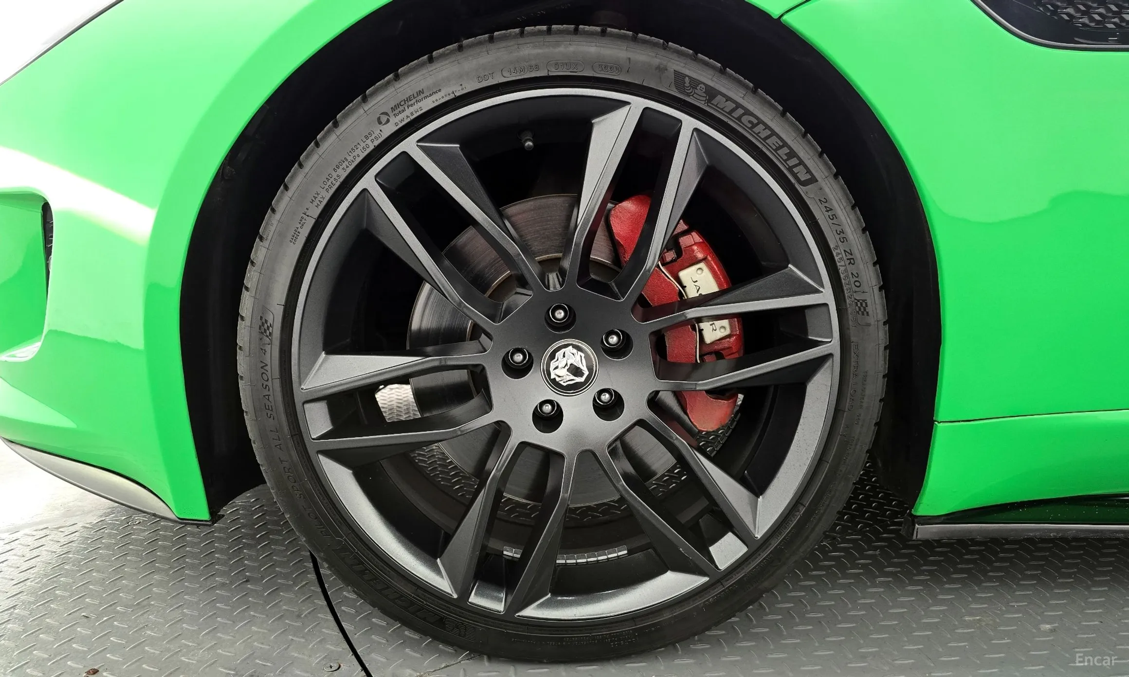 Jaguar F-TYPE превью 5