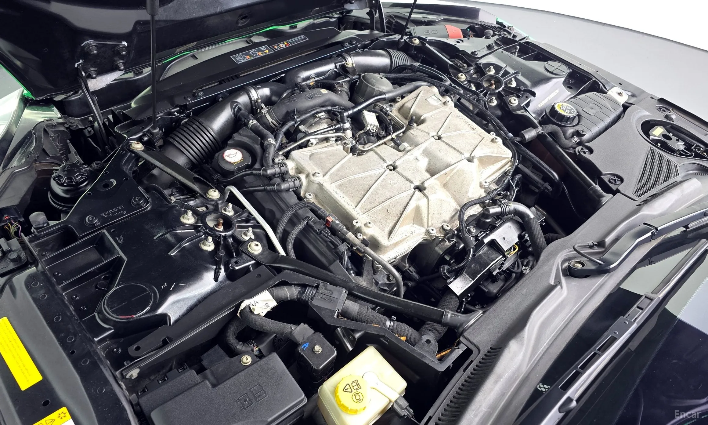 Jaguar F-TYPE превью 6