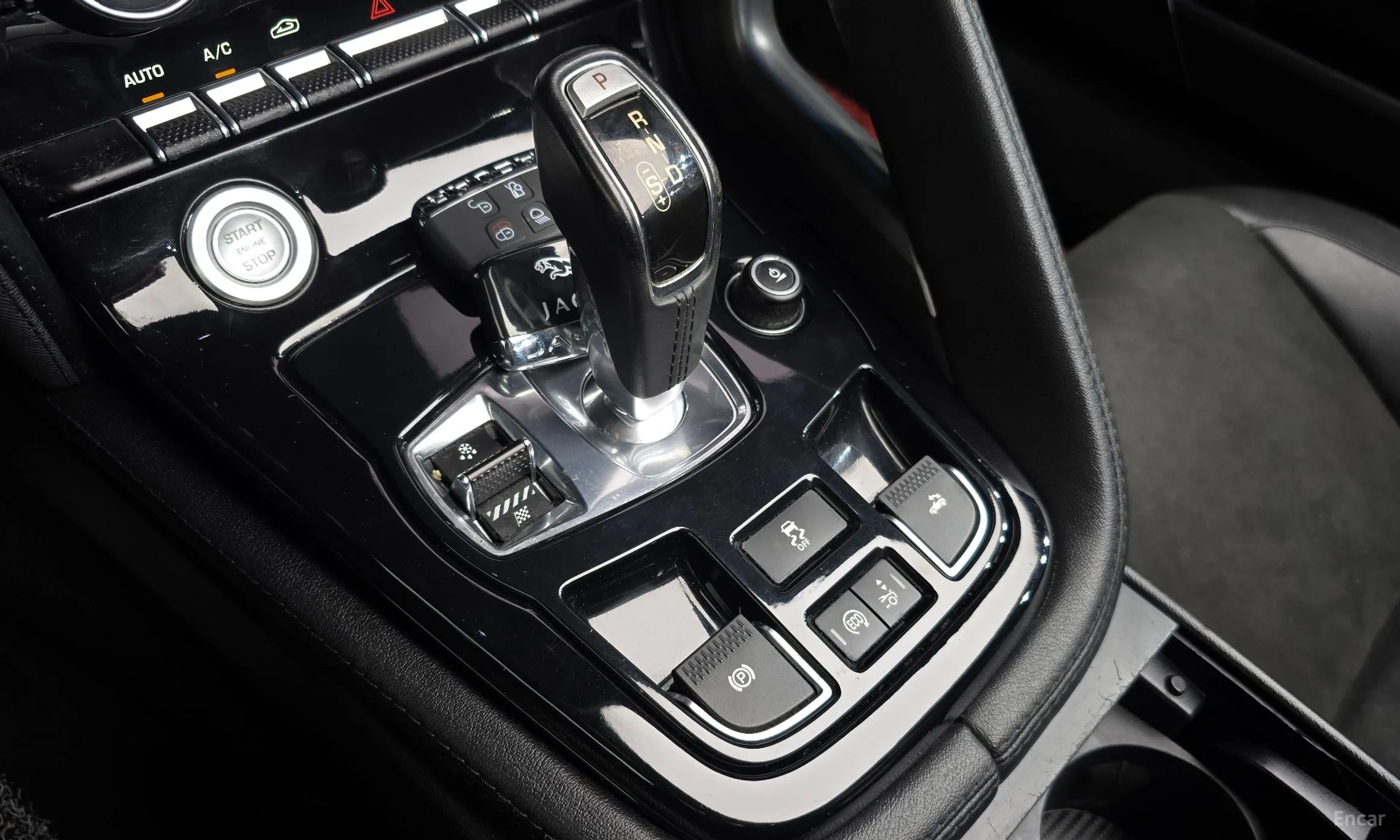 Jaguar F-TYPE превью 9