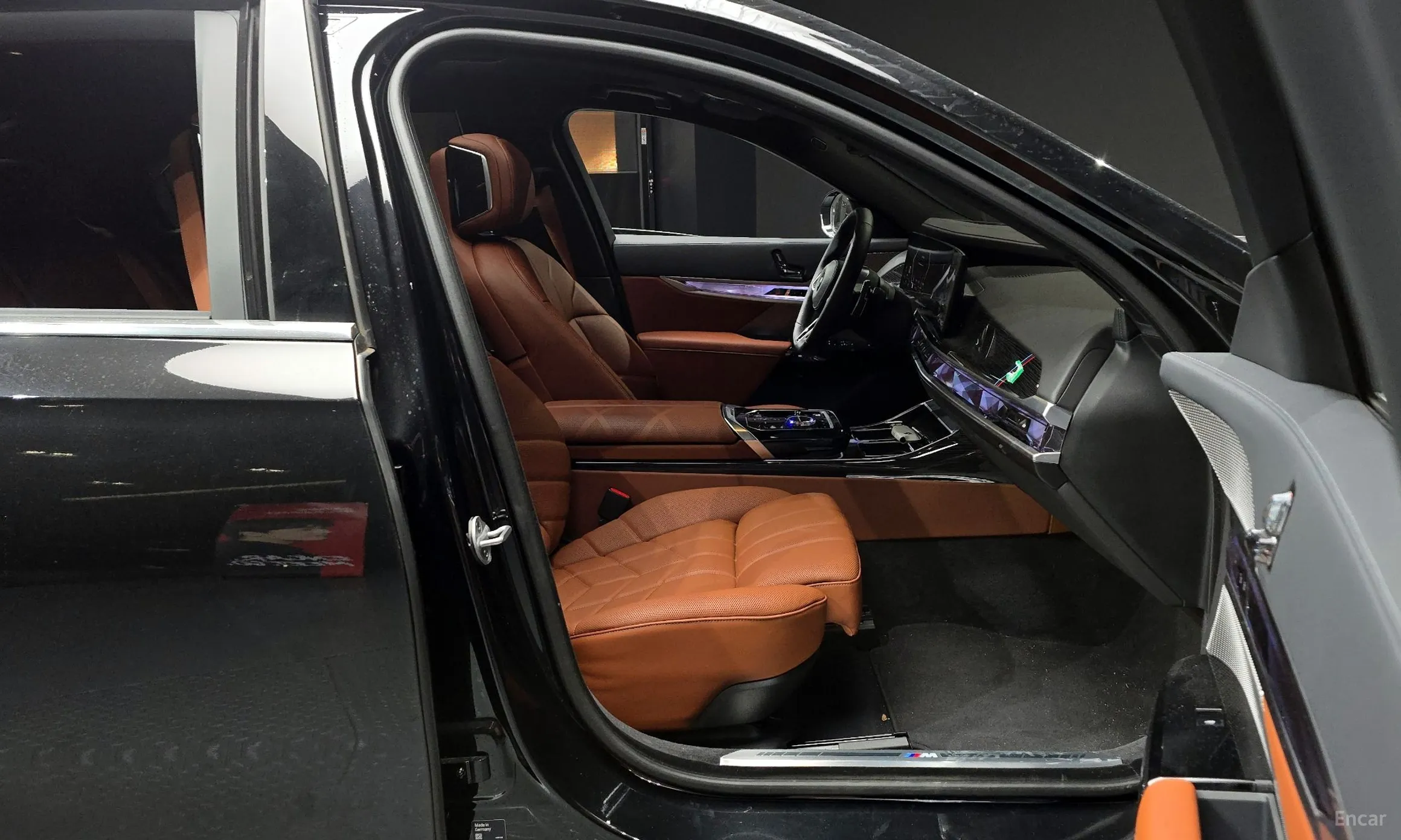 BMW 7 Series (G70) превью 11