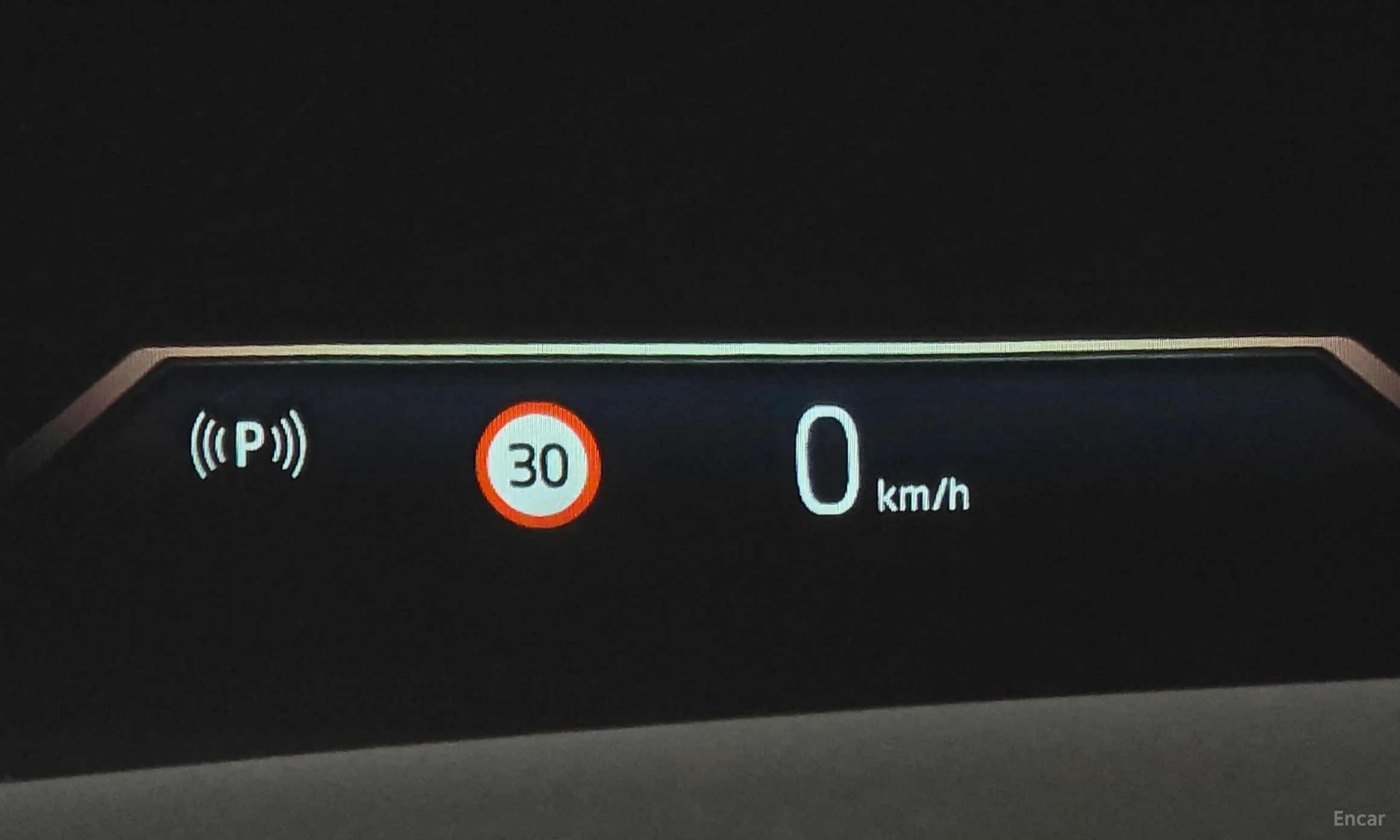 BMW 7 Series (G70) превью 17