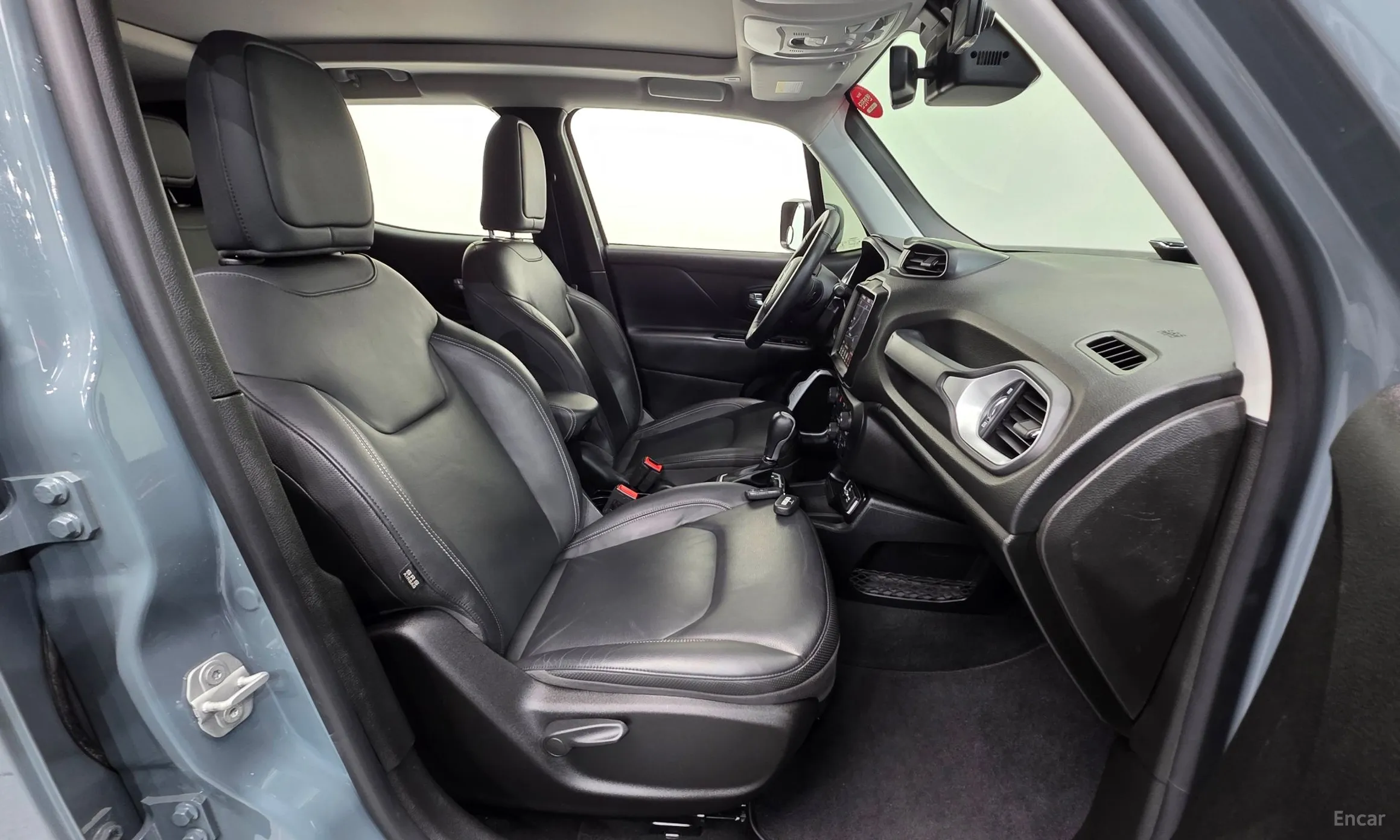 Jeep Renegade превью 10