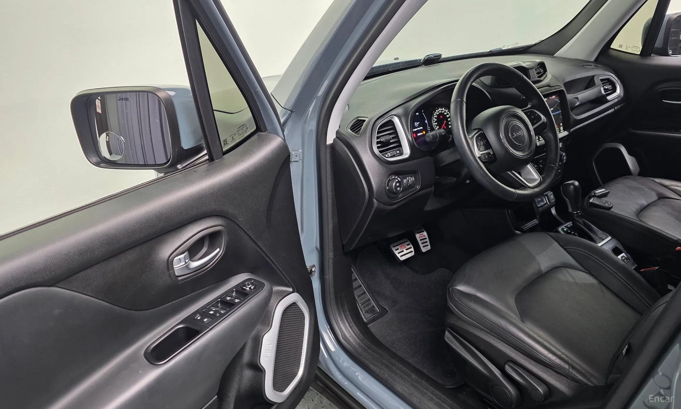 Jeep Renegade превью 12