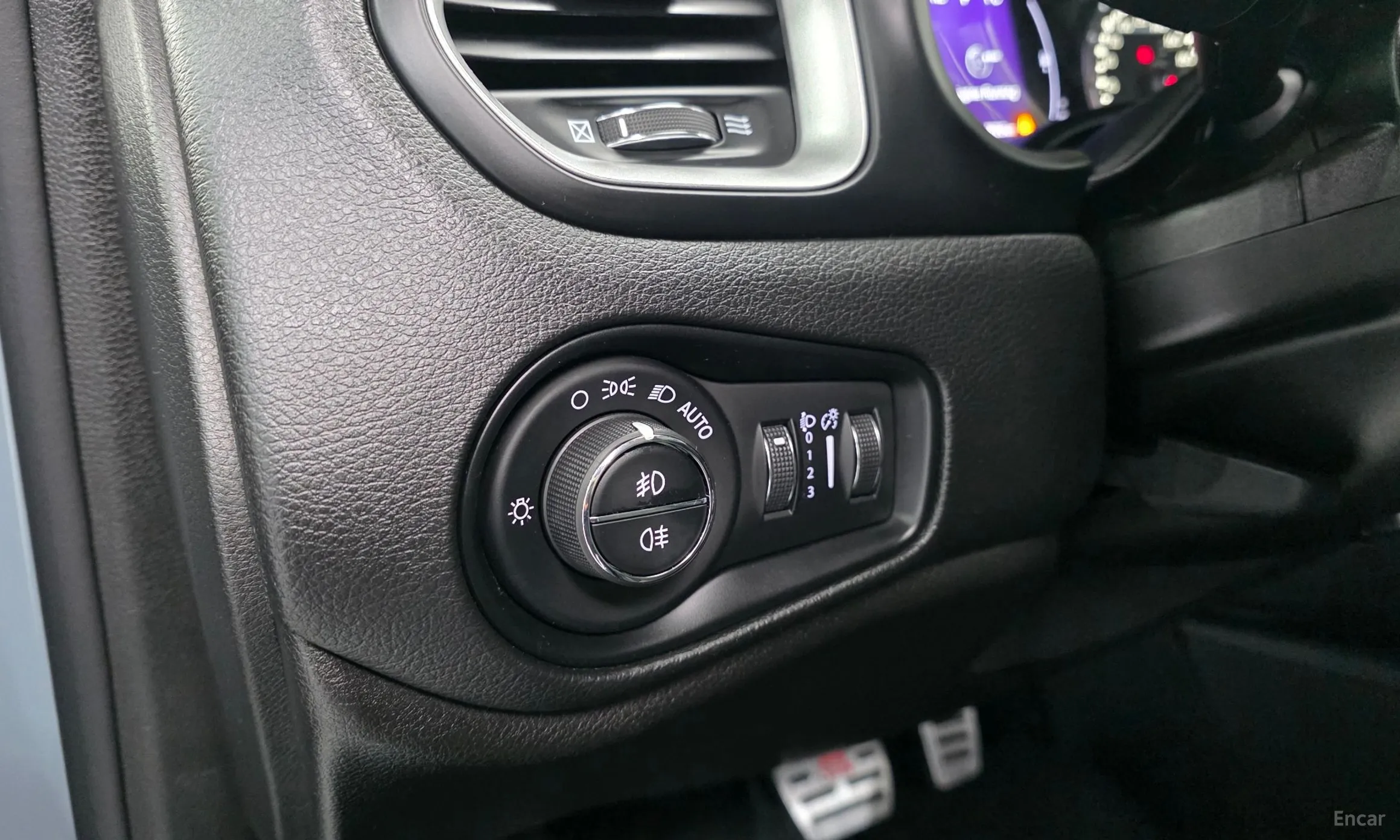 Jeep Renegade превью 13