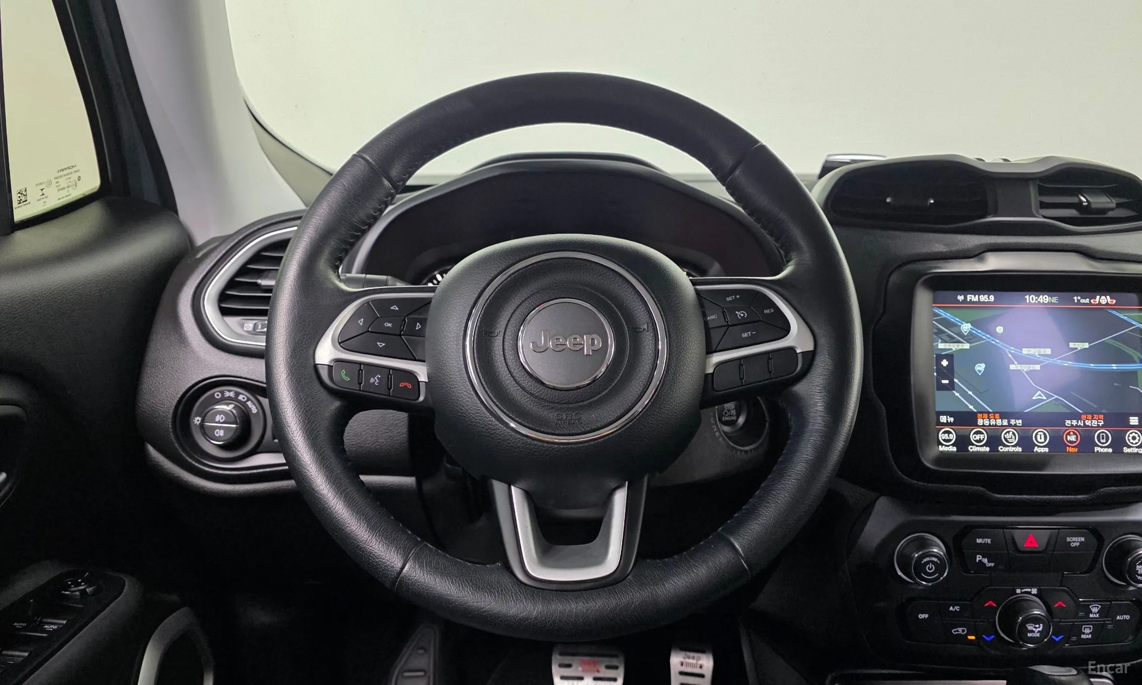 Jeep Renegade превью 14